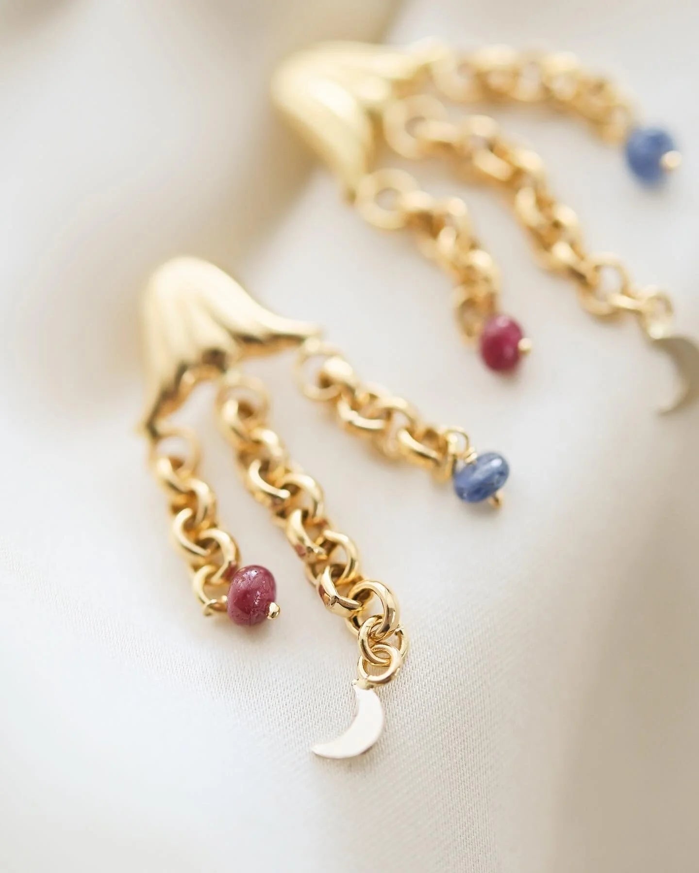 Shipping included! Cute Moon and Sapphire Cascade Earrings 18K Gold