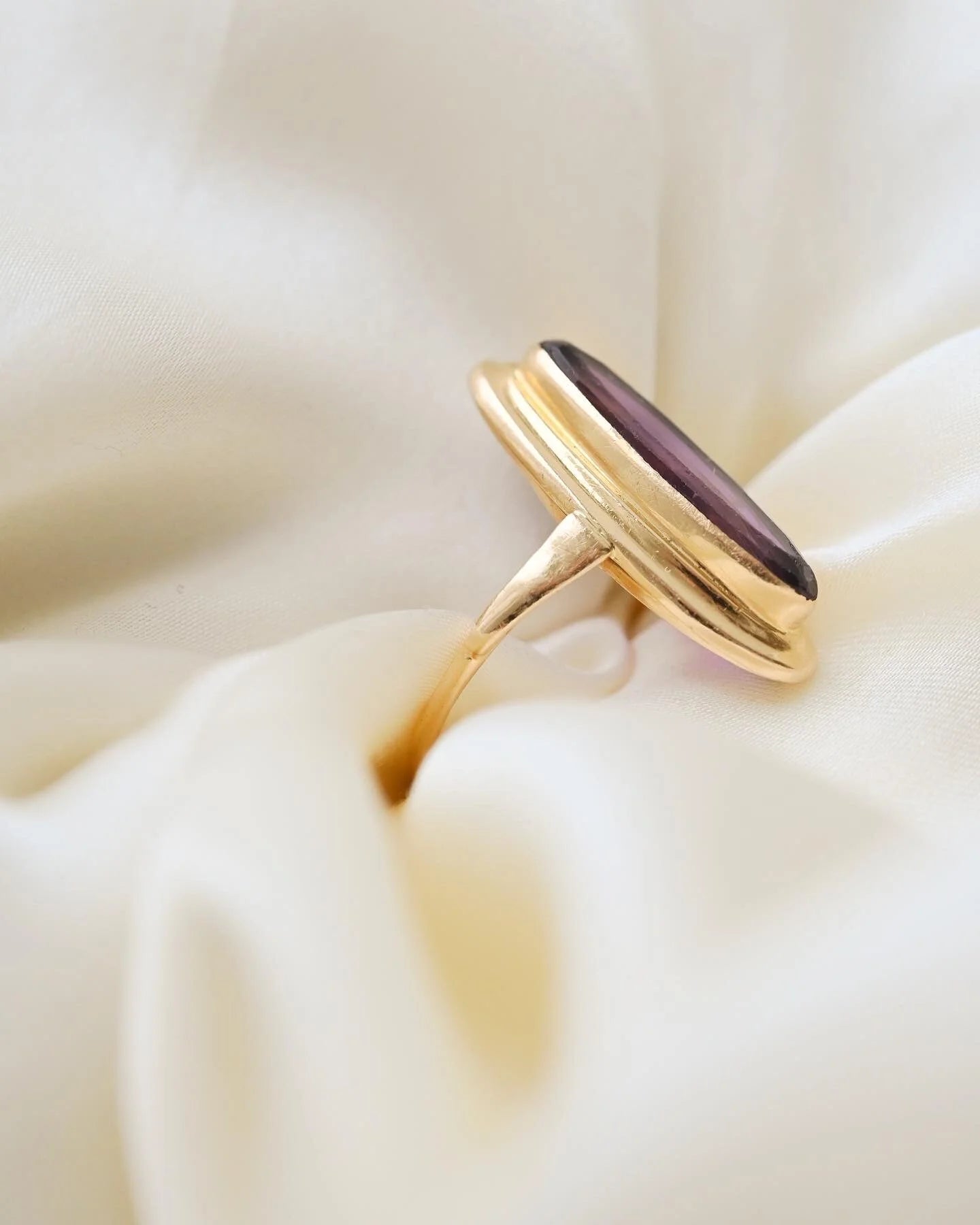 Gorg Swedish Vintage Amethyst Navette Ring 18K Gold 1940s