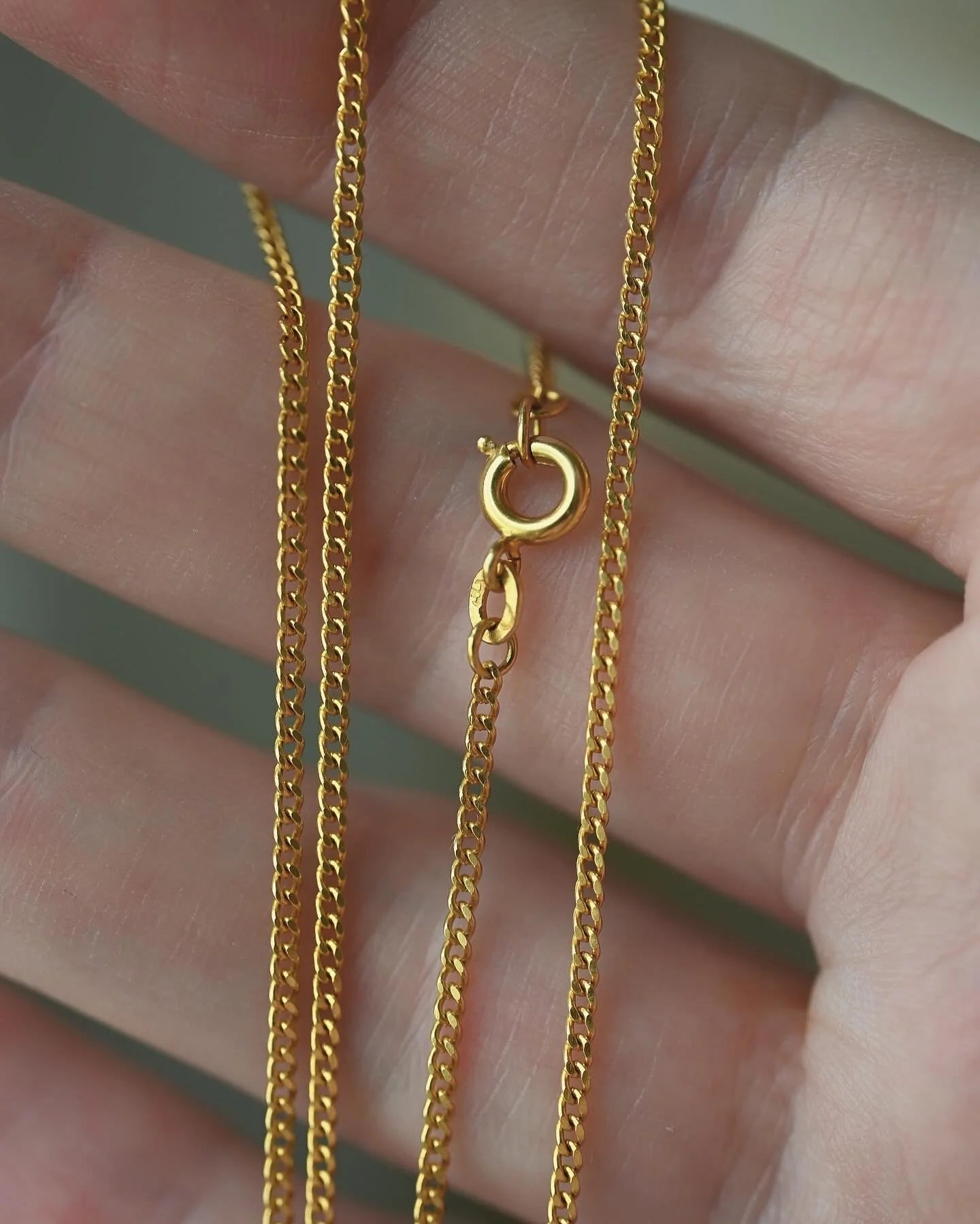 Timeless Vintage Curb Link Chain 18K Gold