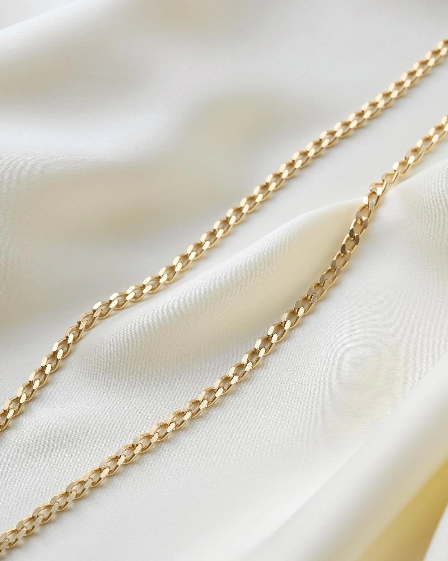 Long 40 Grams Vintage Curb Link Chain 18K Gold