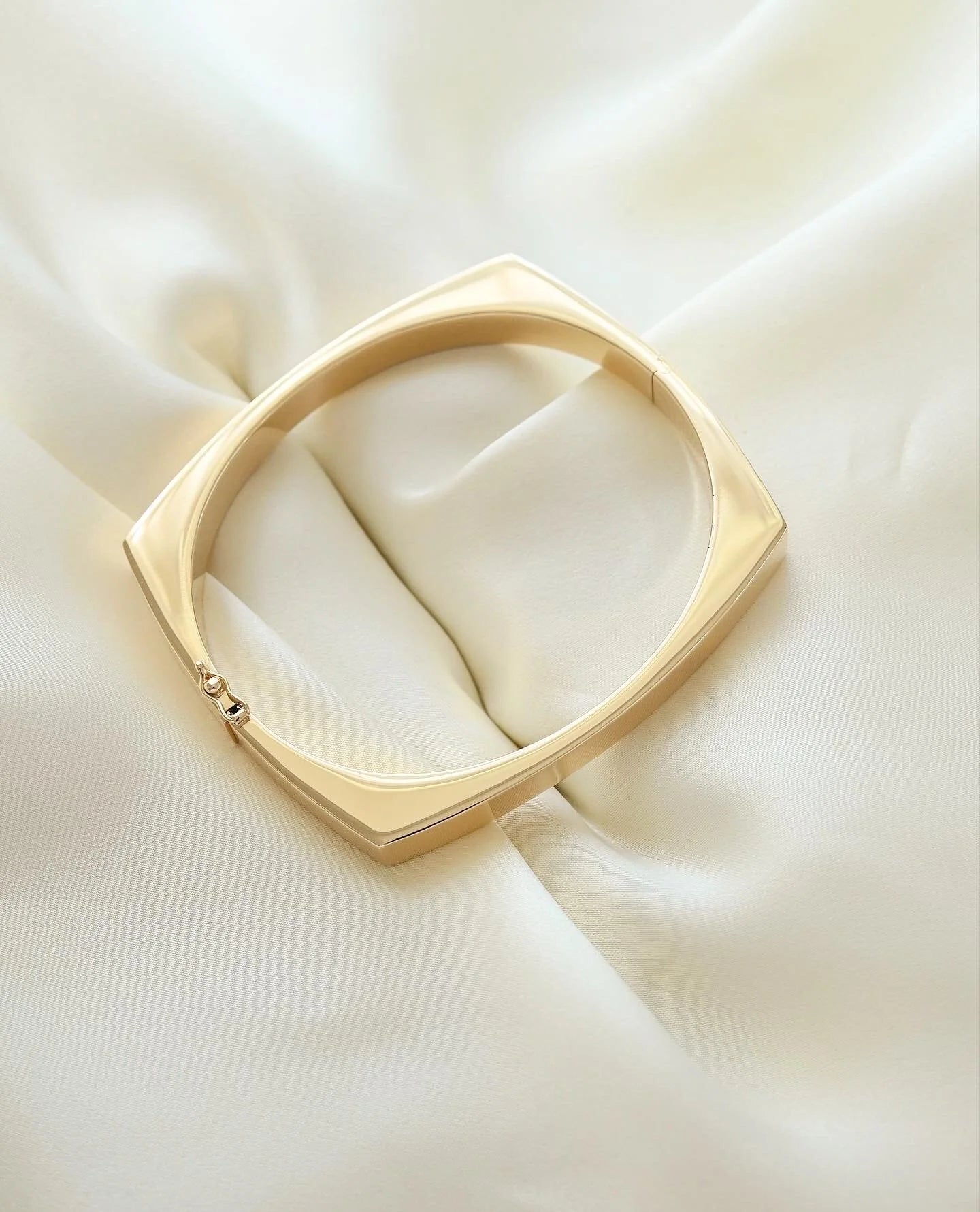 Sculptural Danish Vintage Bangle 14K Gold