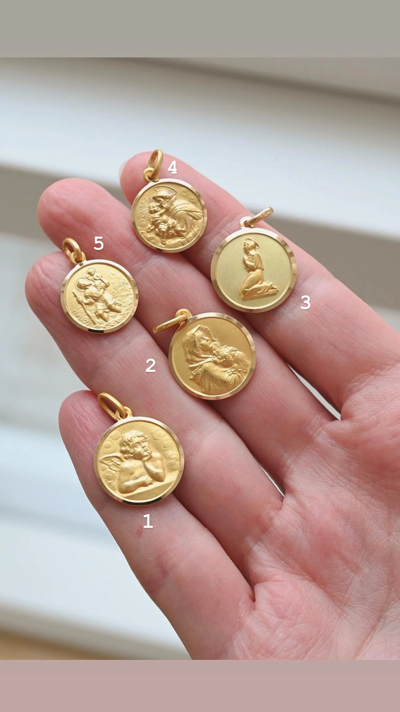Gorgeous Italian Religious Vintage Pendants 18K Gold