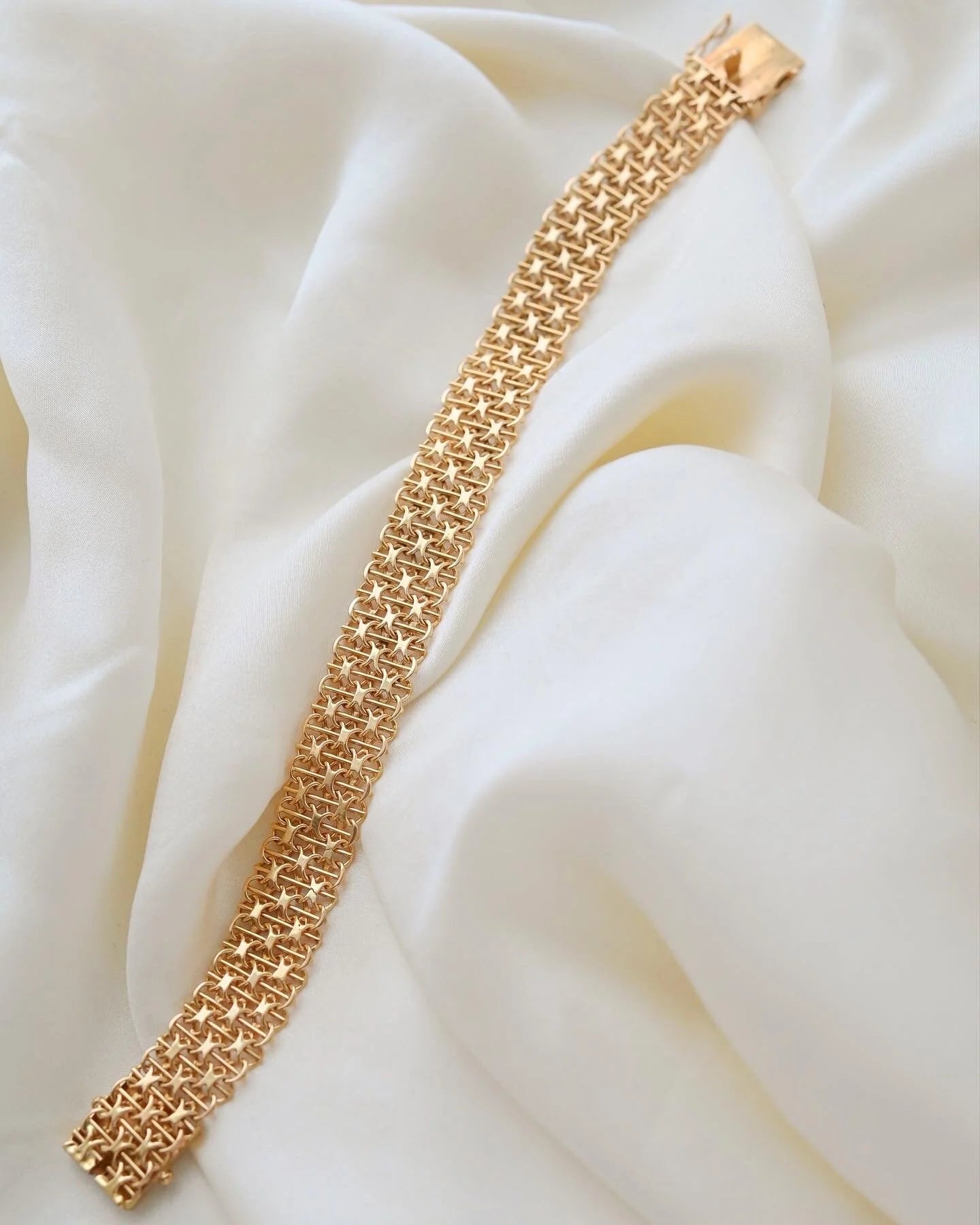 Beautiful Swedish Star Link Bracelet 18K Gold 1969