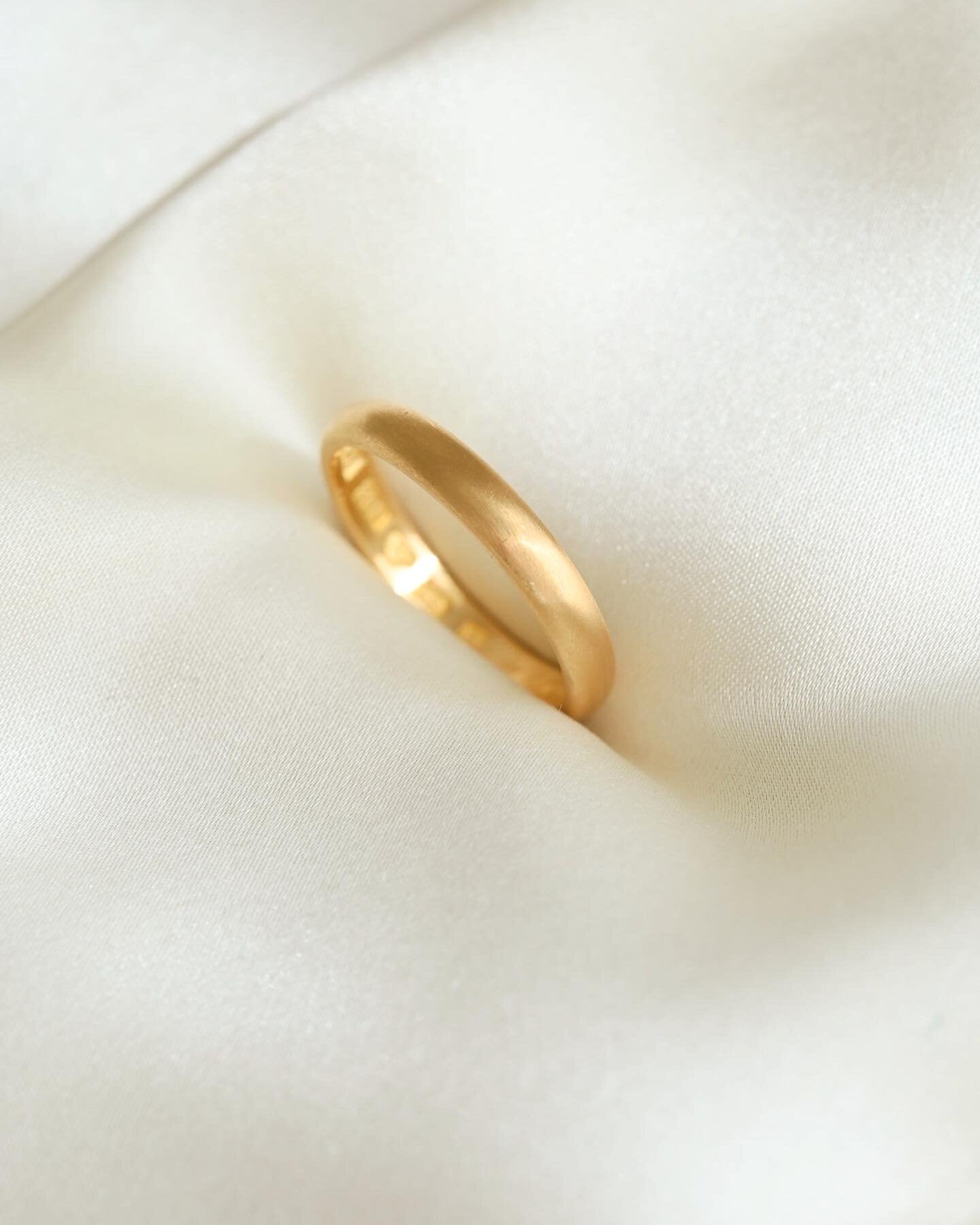 Gorgeous “ANNA” Luminous Antique Wedding Band 20K Gold 1927