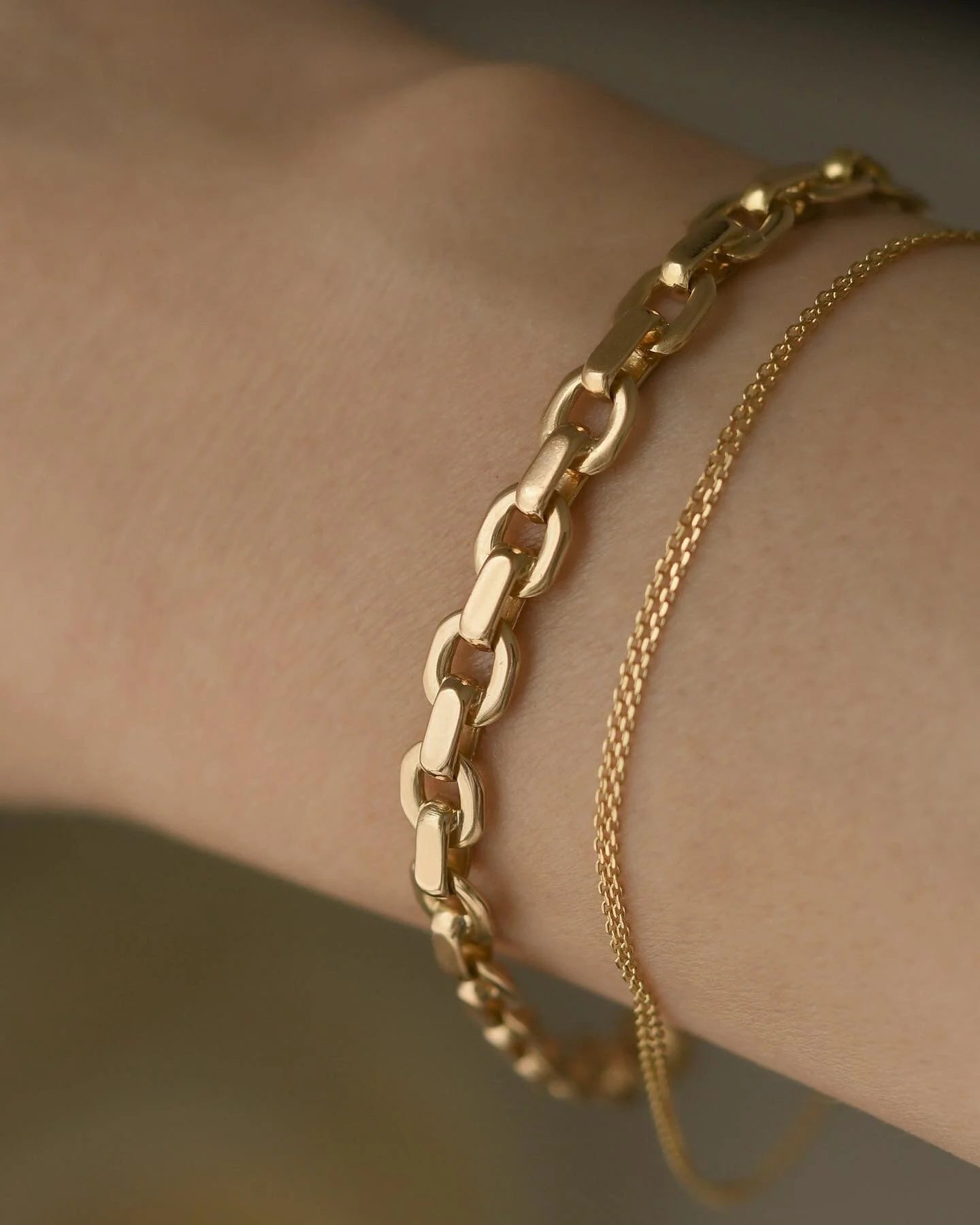 Sublime 18K Gold Bracelet 22 Grams 1944
