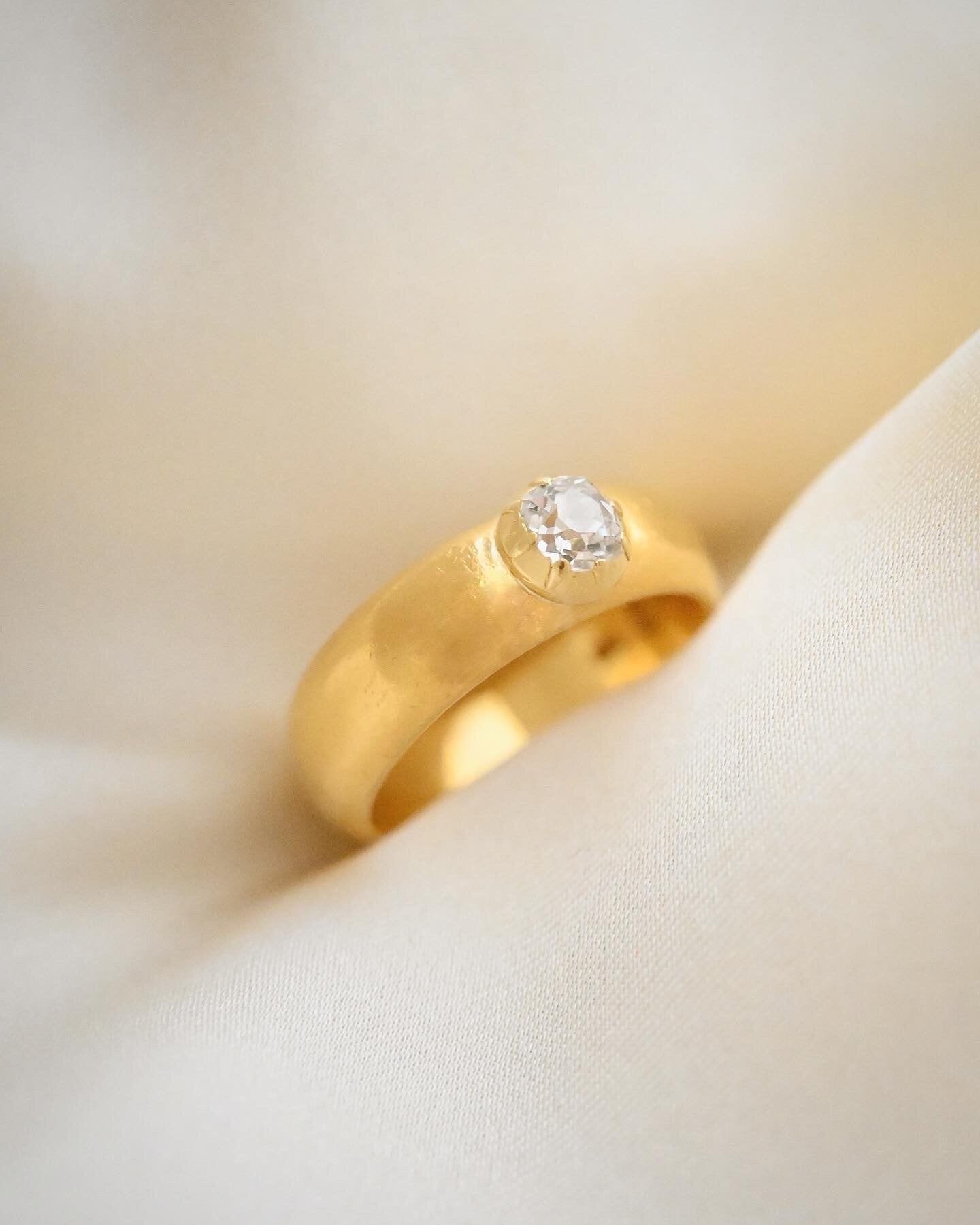 Total Dream Ring Antique W Old Cut Diamond 23K Gold 1895