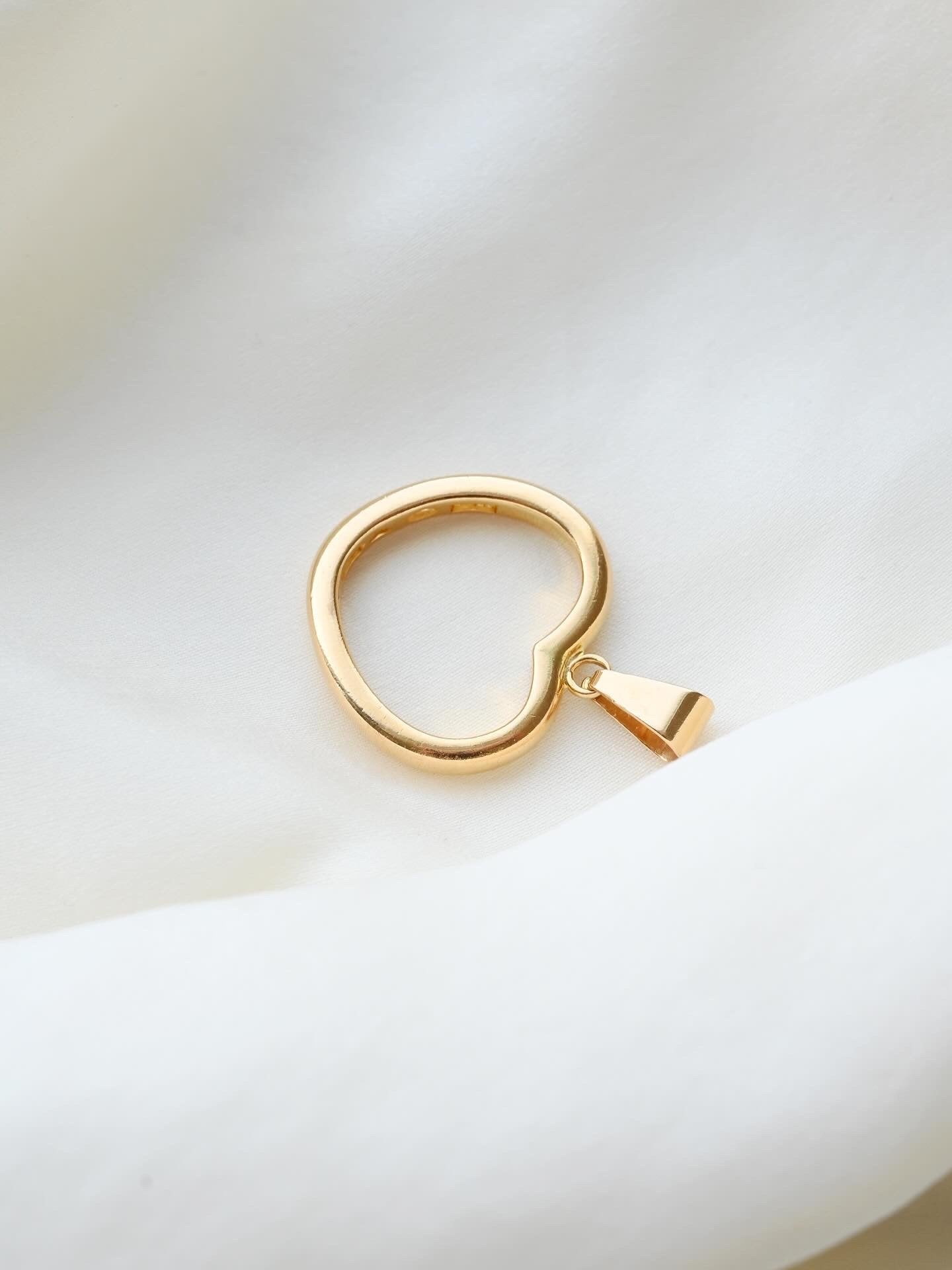 Gorgeous Bold Vintage Heart Pendant 18K Gold