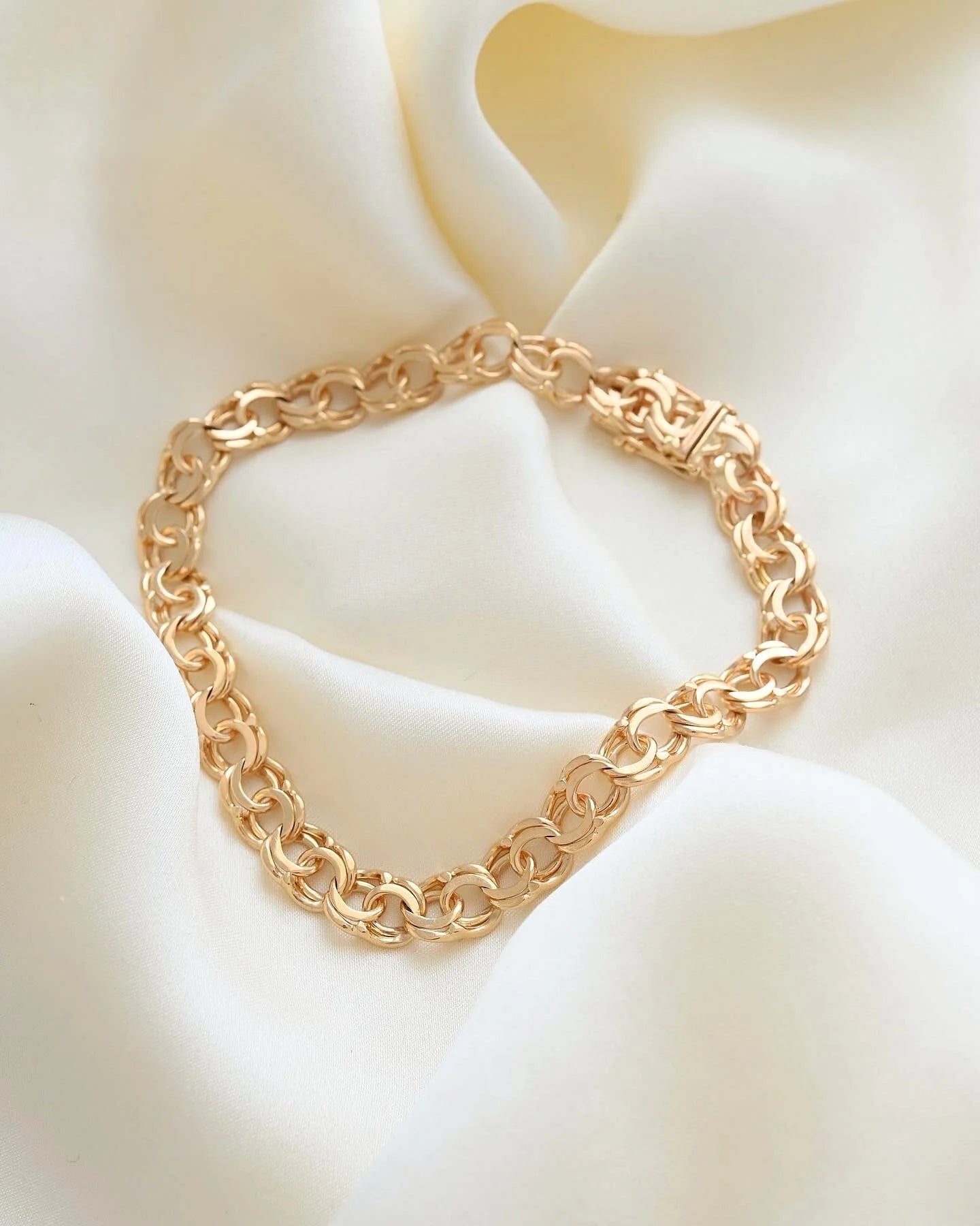 Stunning Heavy Swedish Bismarck Bracelet 18K Gold 1960