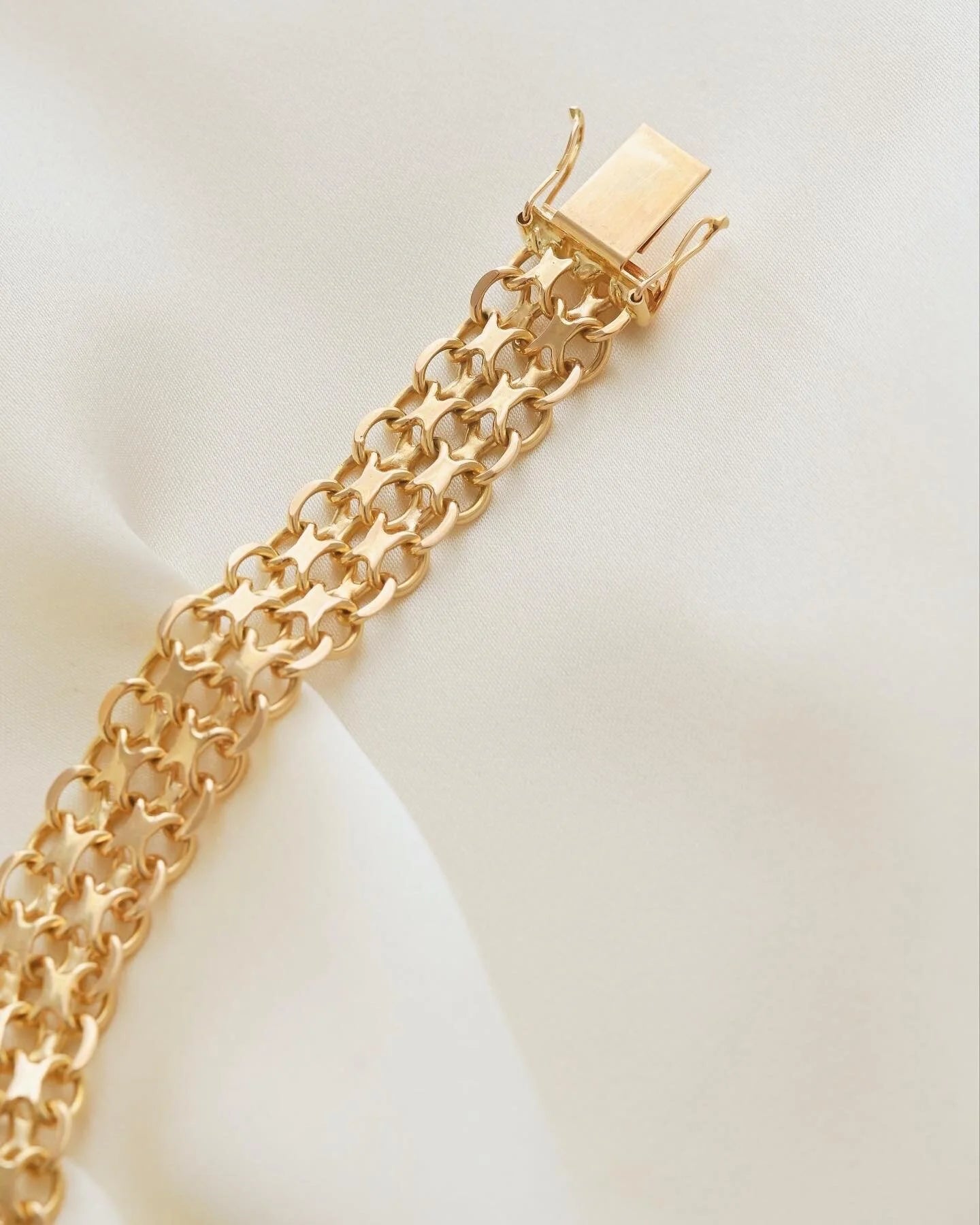Beautiful Heavy Swedish X Link Bracelet 18K Gold