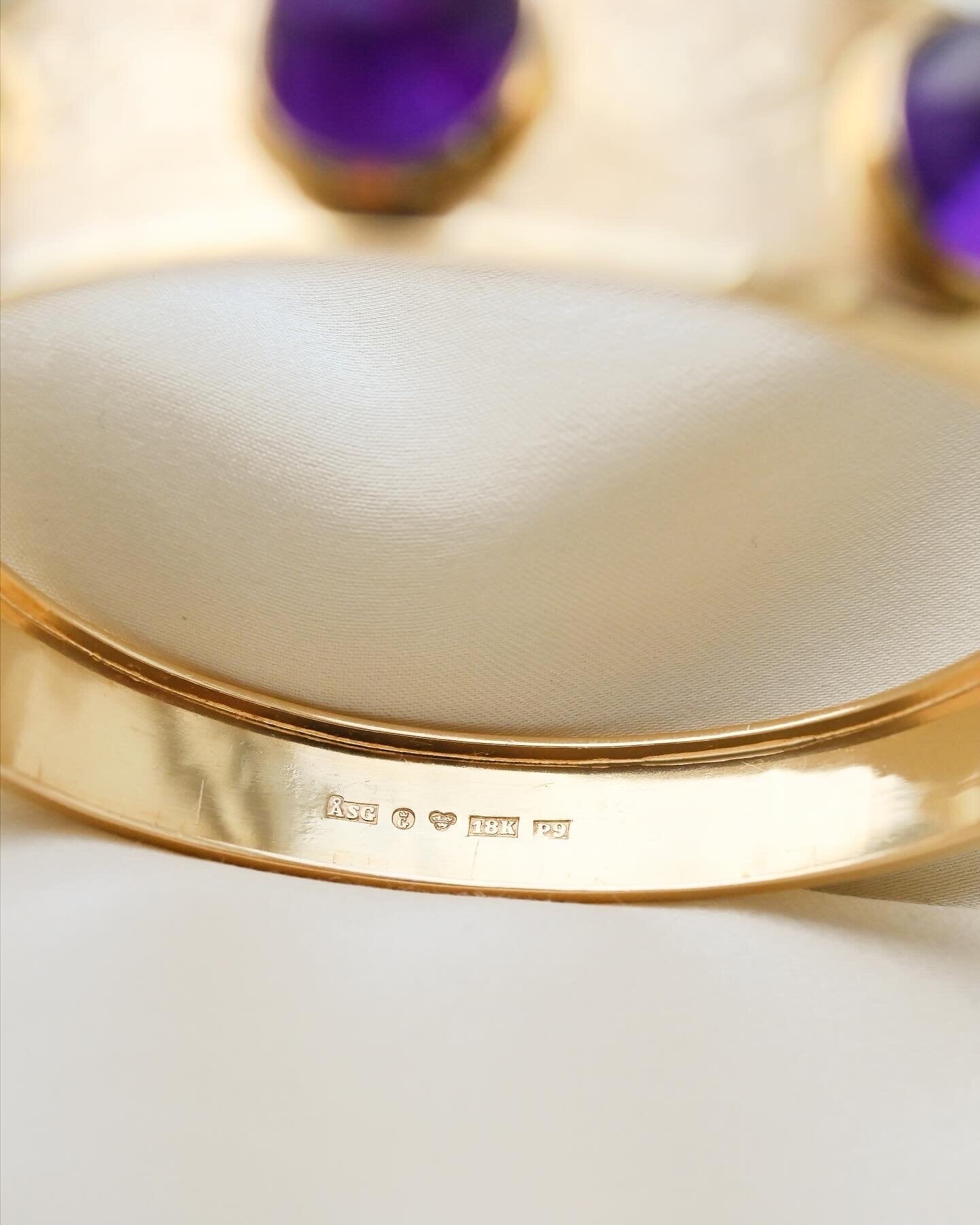 The Most Stunning Thing of Amethyst Cabochon Beauty 18K Gold 1965