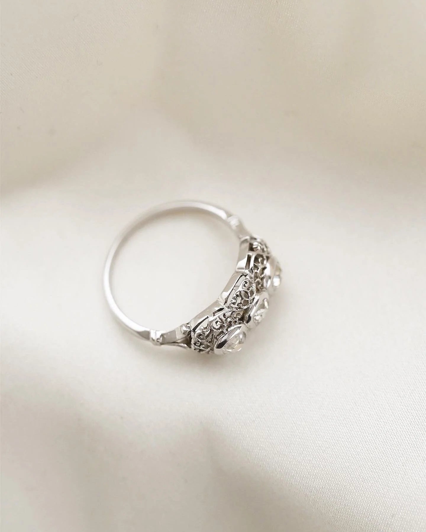 The Perfect Art Deco Ring Old Mine Cut Diamonds 18K White Gold 1925