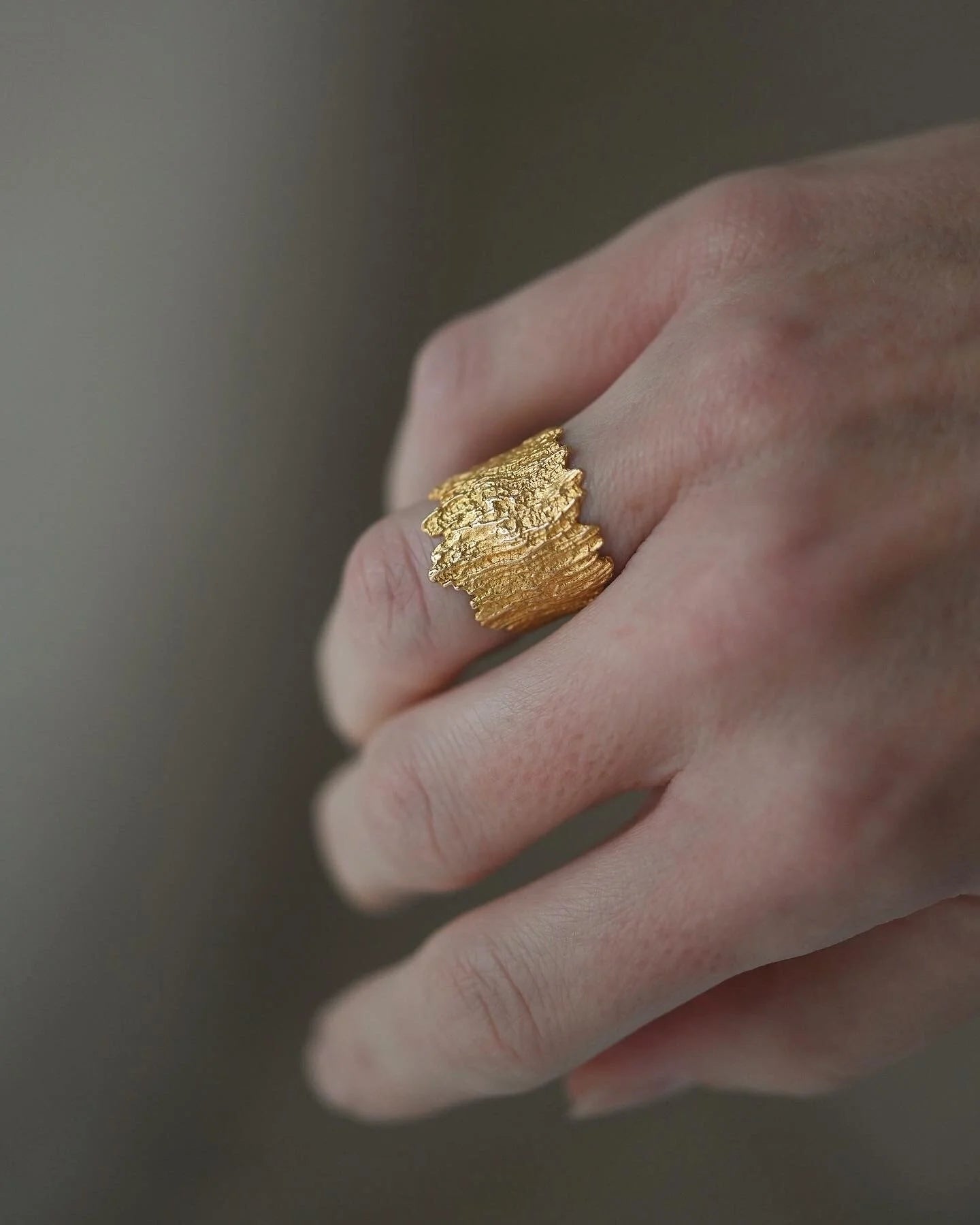 Extraordinary Organic Shaped Ring 18K Gold