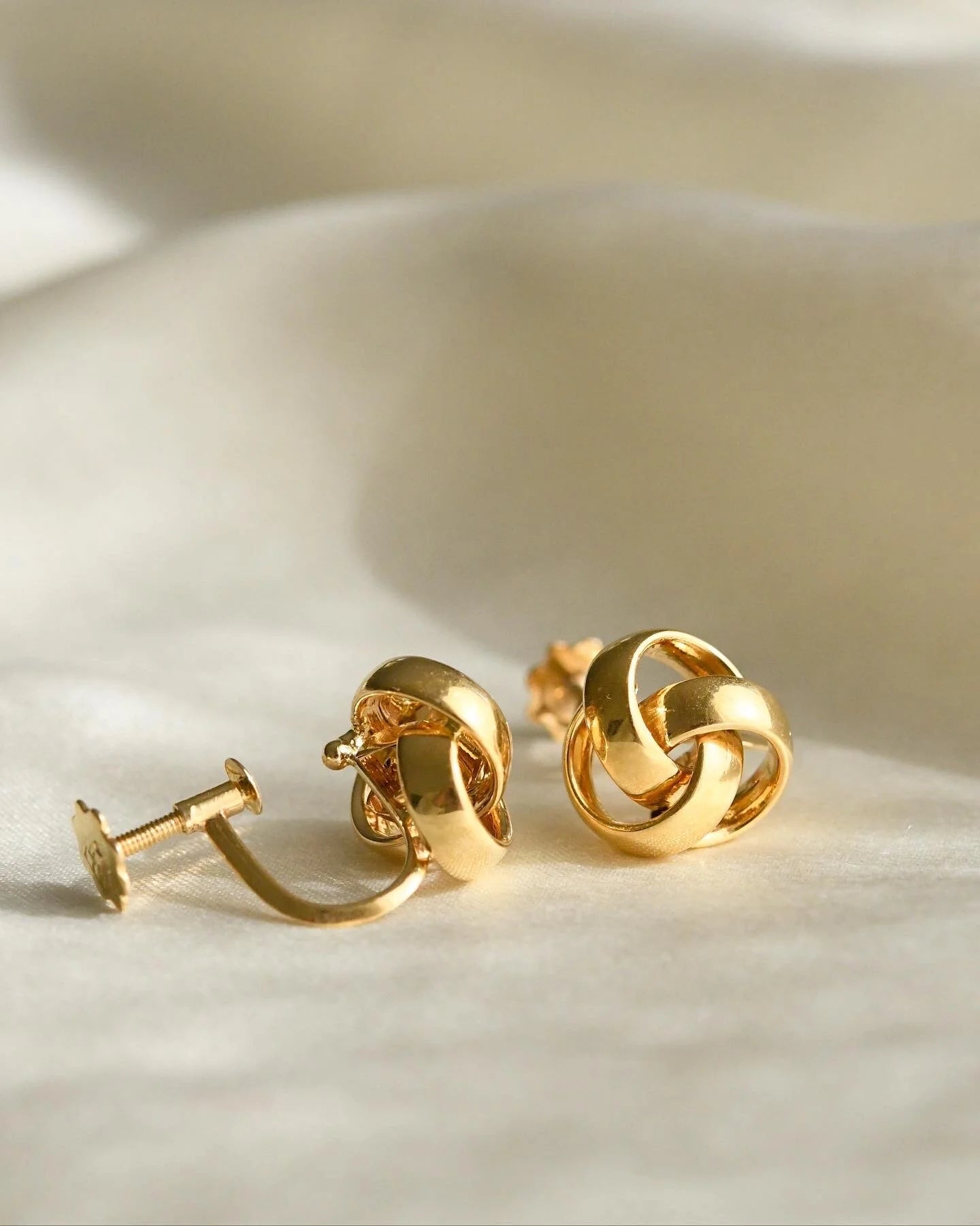 Beautiful Mid Century Knot Earrings 18K Gold