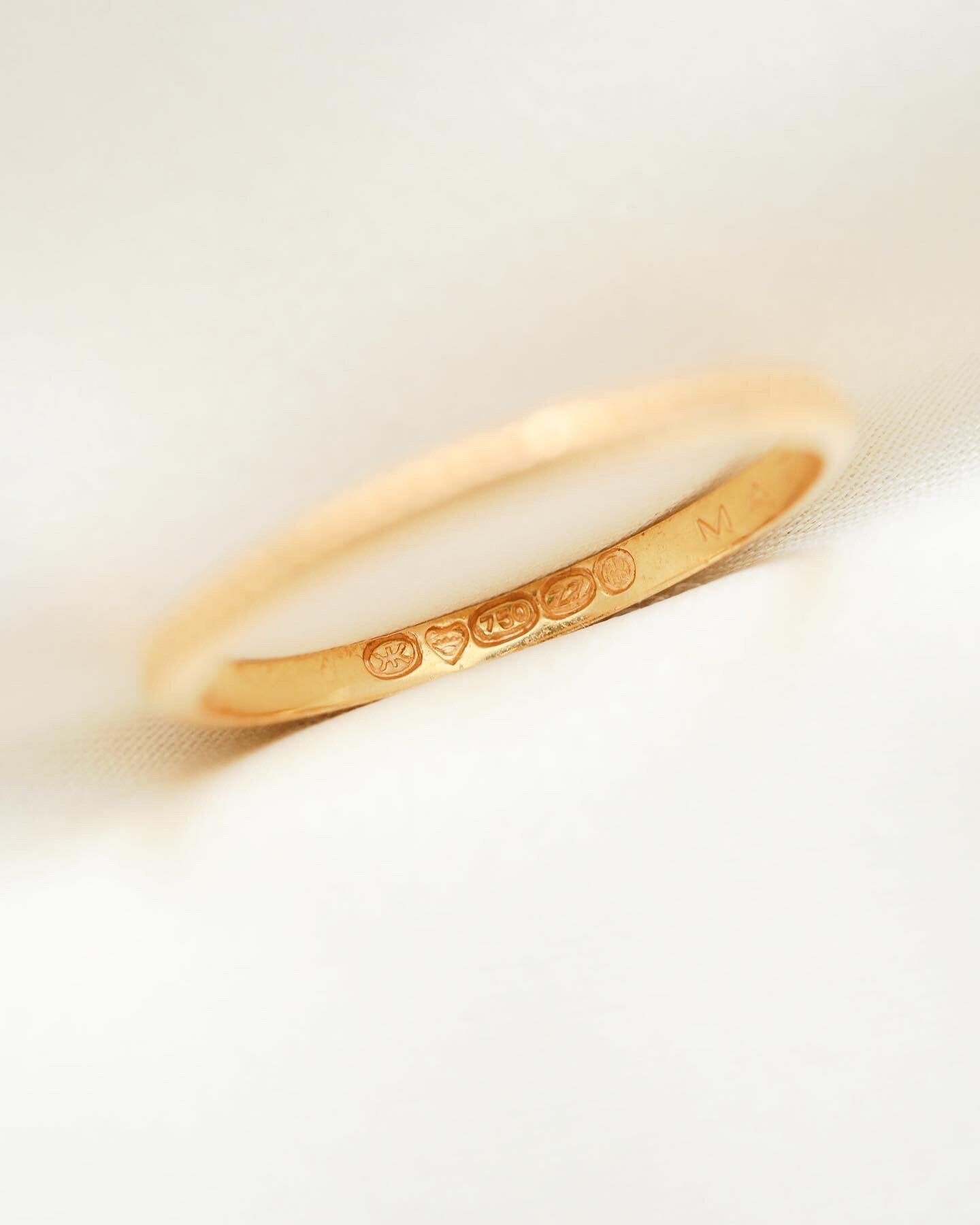 Rare Dotted Swedish Vintage Band 18K Gold