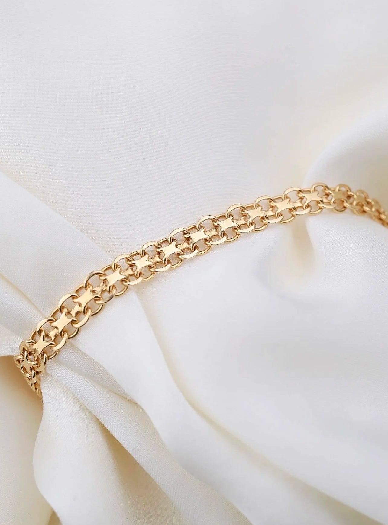 Magical Vintage Link Bracelet 18K Gold 1960s