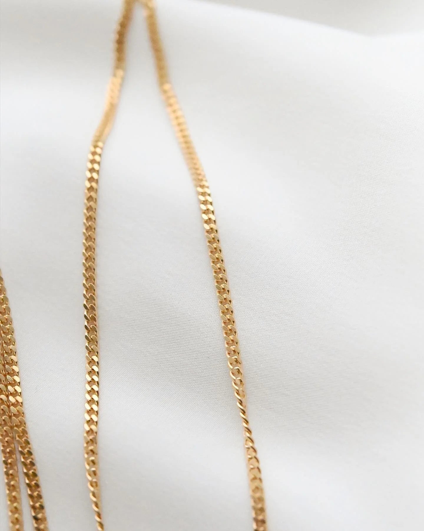Two-in-One Long Vintage Curb Chain 18K Gold Italian Vintage