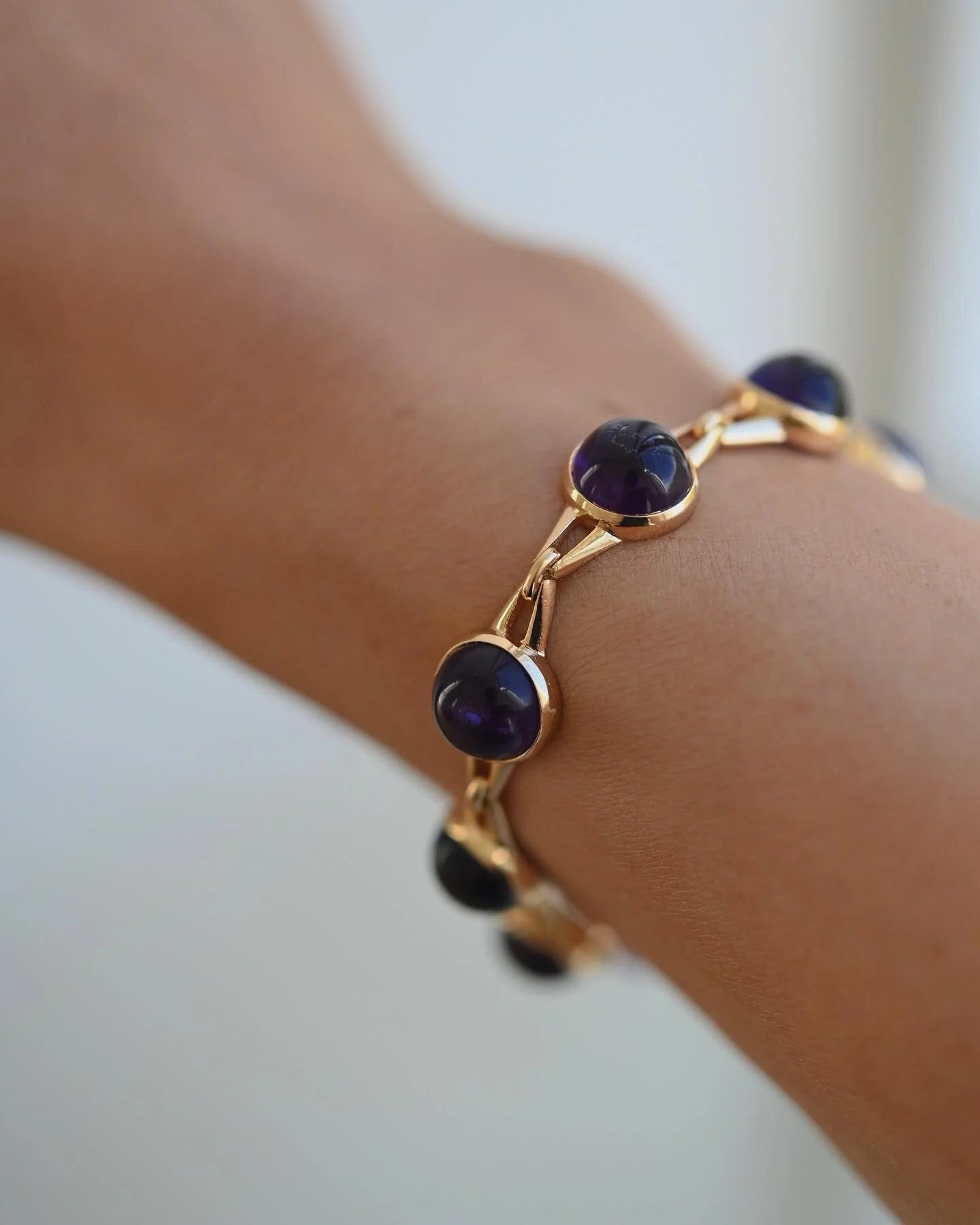 Extraordinary Swedish Amethyst Cabochon Bracelet 18K Gold 1966