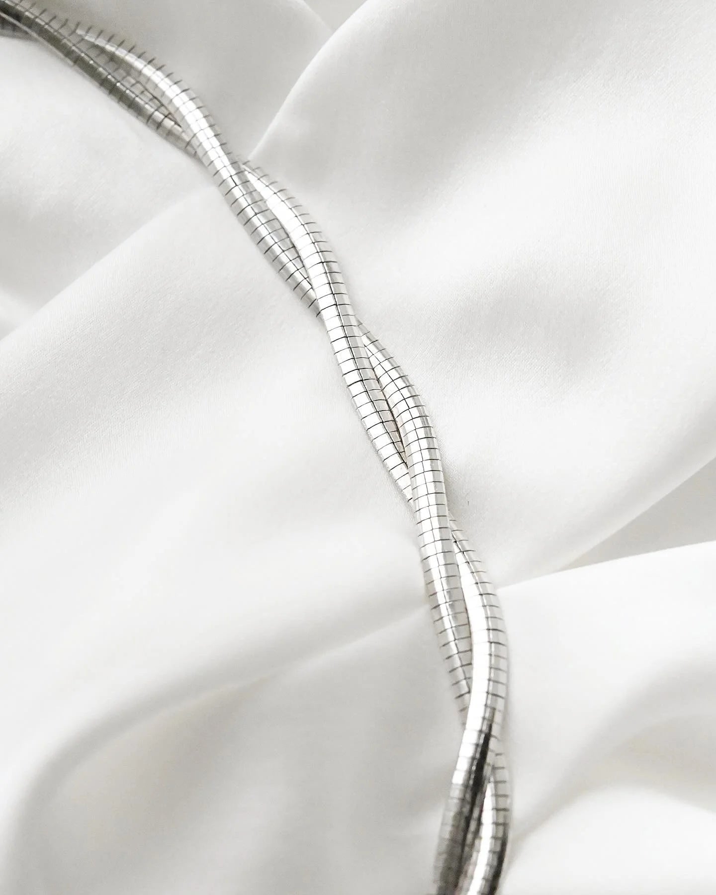 37 grams Heavy Gorg Omega Twist Two Sided Necklace Silver