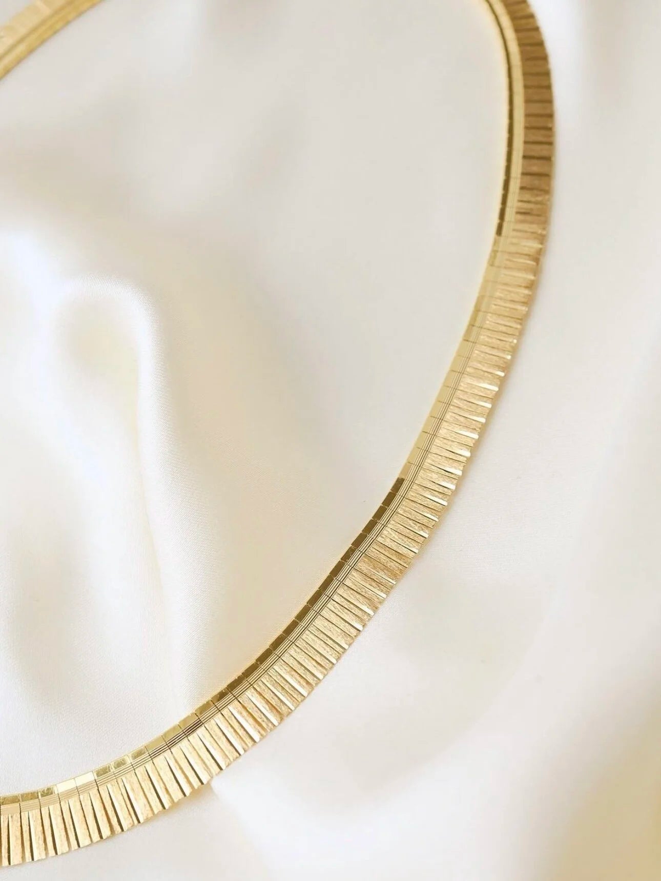 Insane Heavy Goddess Necklace 18K Gold