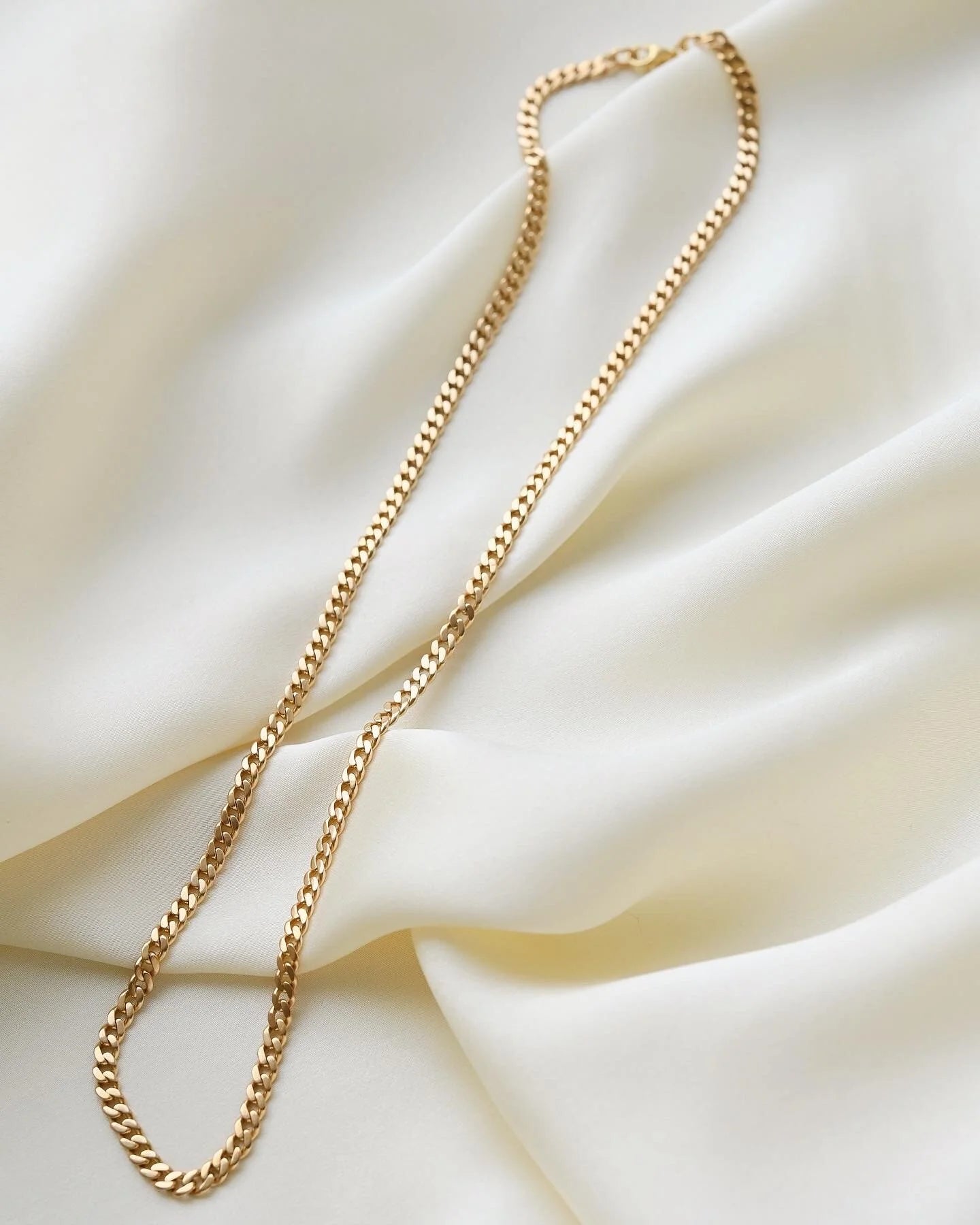 Beautiful Swedish Vintage Curb Link Chain 18K Gold