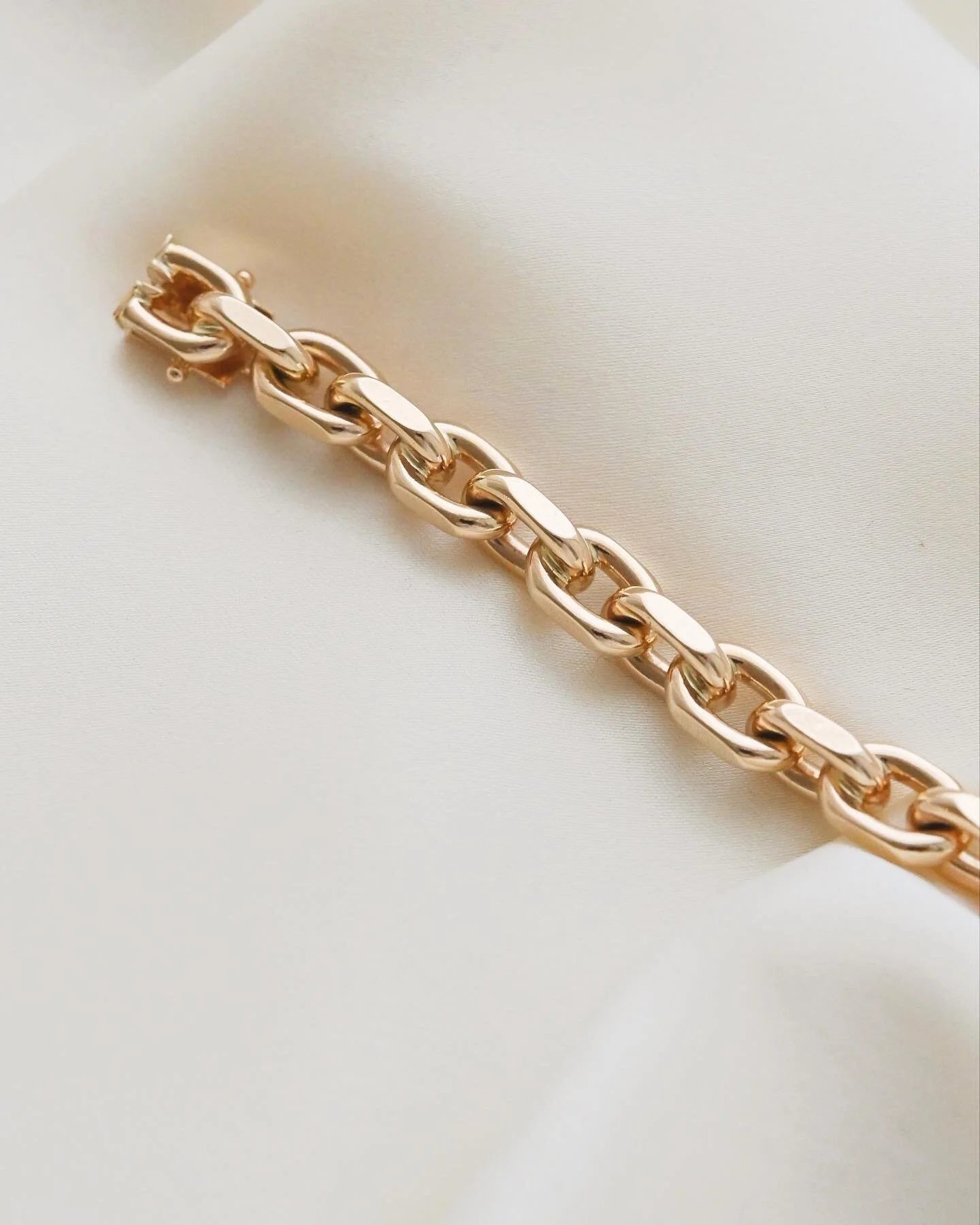 6.25 Inches Big Chunky Danish Anchor Link Bracelet 14K Gold