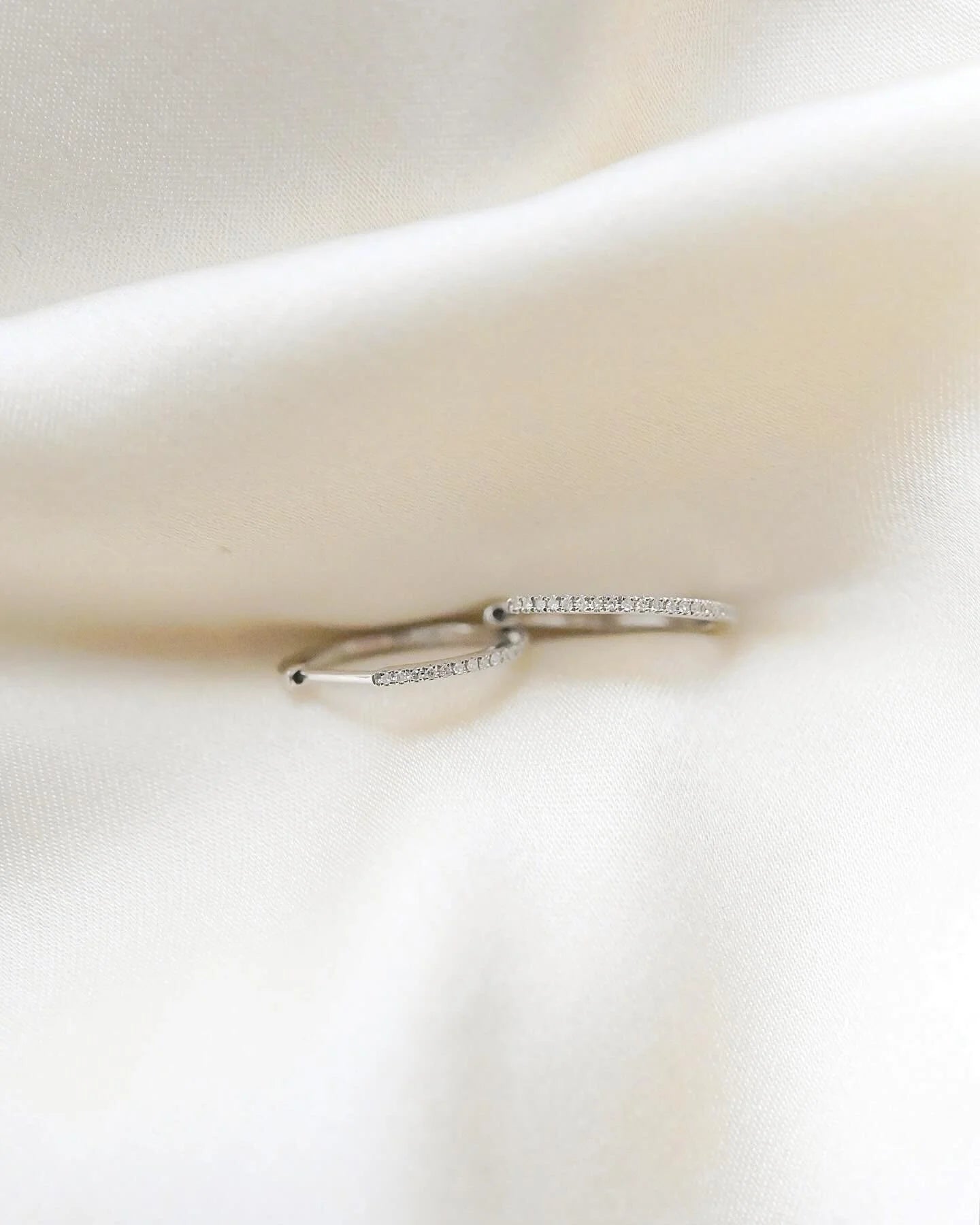 Perfect Everyday Diamond Hoop Earrings 18K White Gold