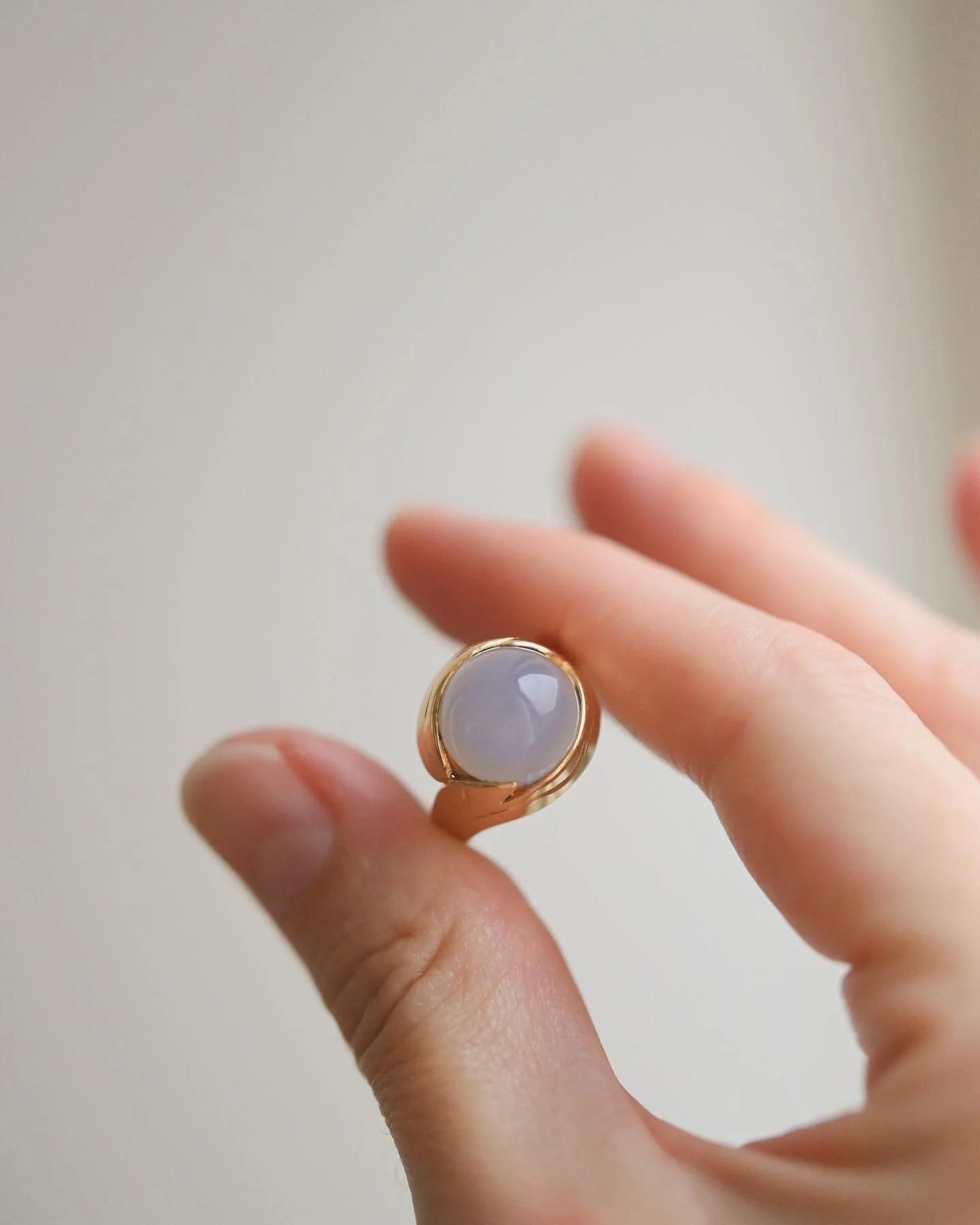 Totally Dreamy Scandinavian Vintage Moonstone Ring 18K Gold With Box 1955