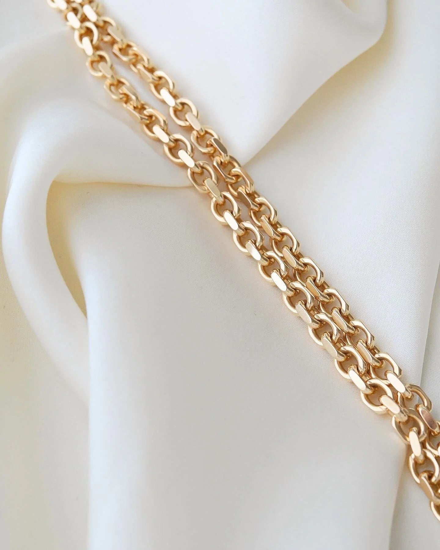 Rare Italian 57 Grams Anchor Link Necklace 20.25 Inches 18K Gold