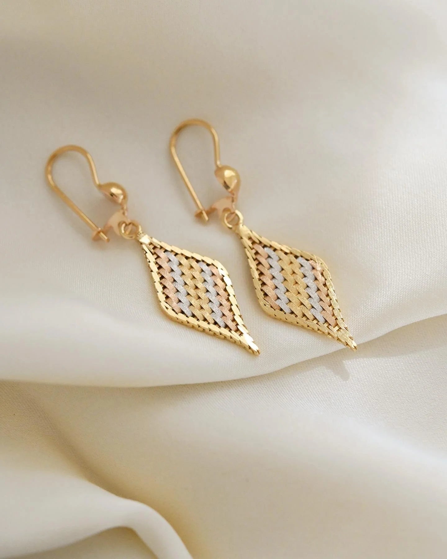 Sexy Dangling Earrings 18K Tri Color Gold 1970