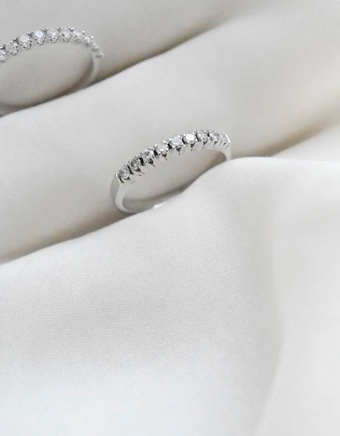 Sweet Stacking Ring W Diamonds 0.18 Carats 14K White Gold