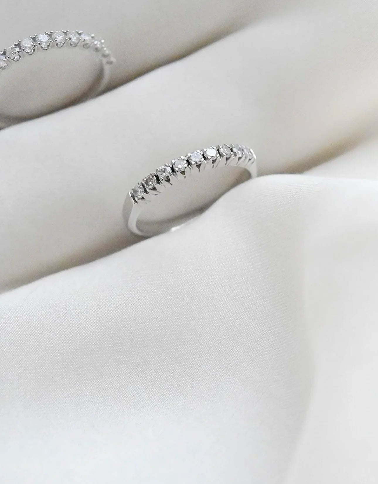 Sweet Stacking Ring W Diamonds 0.18 Carats 14K White Gold