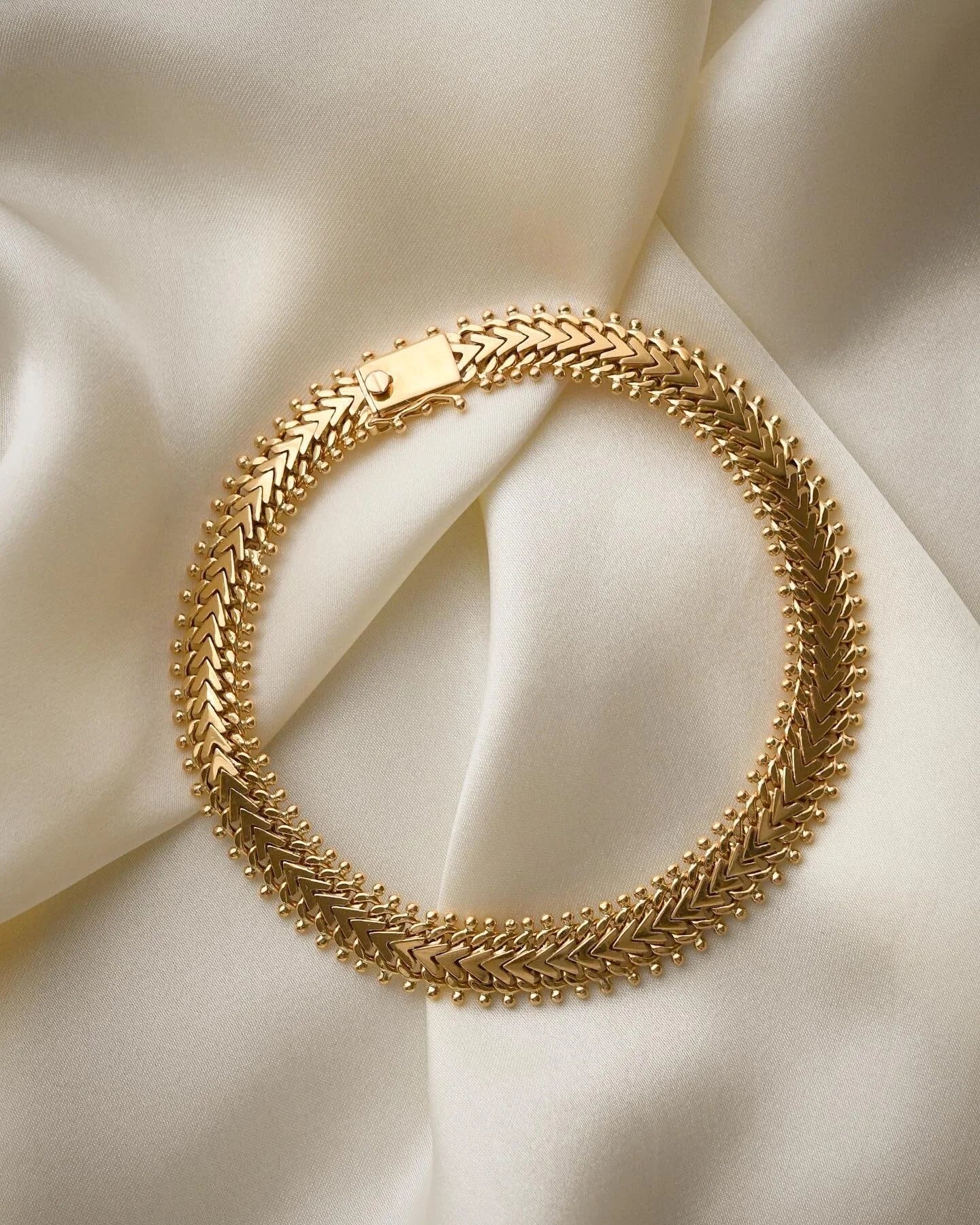 High Carat Mid Century Link Bracelet 19K Gold 1950s