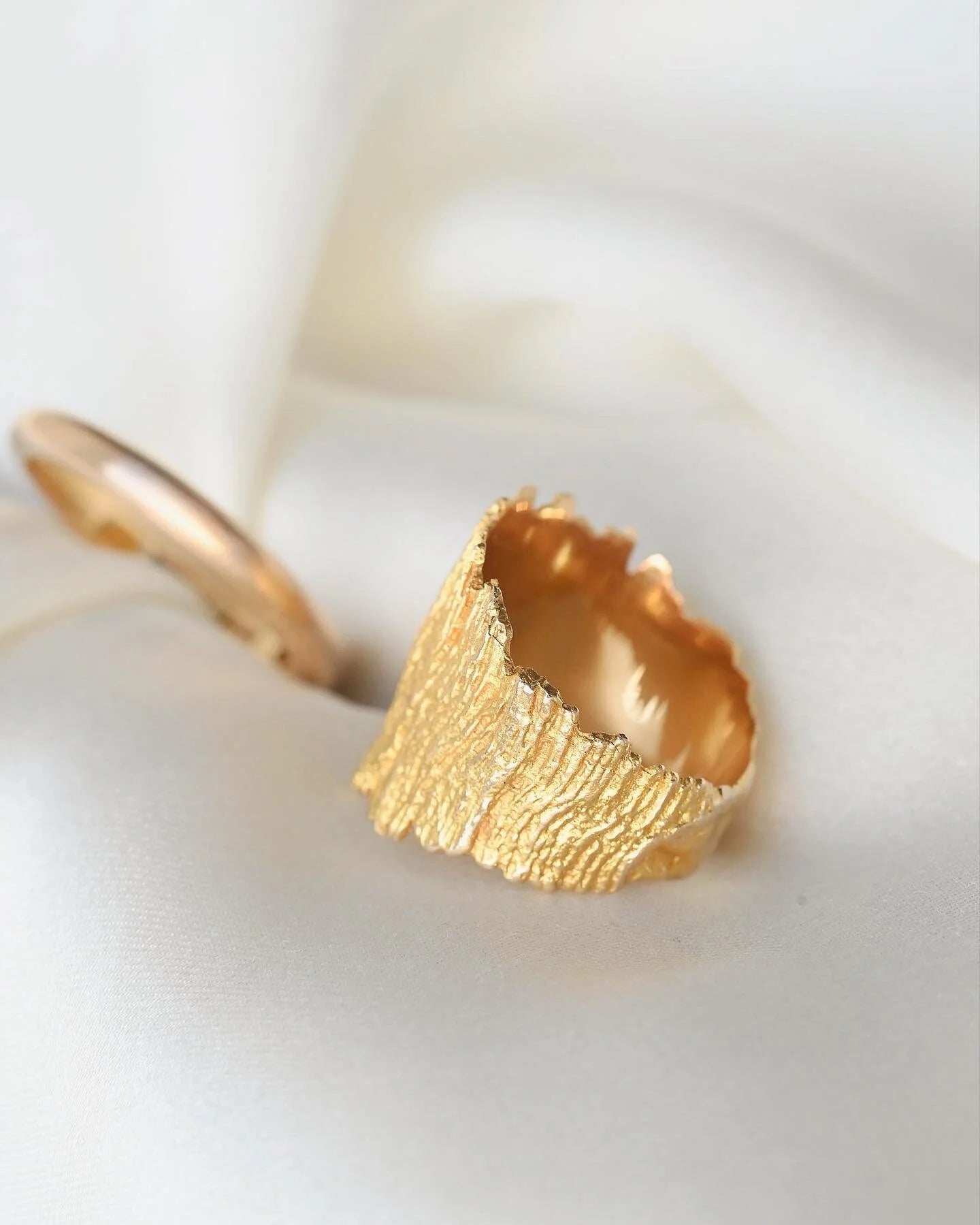 Extraordinary Organic Shaped Ring 18K Gold