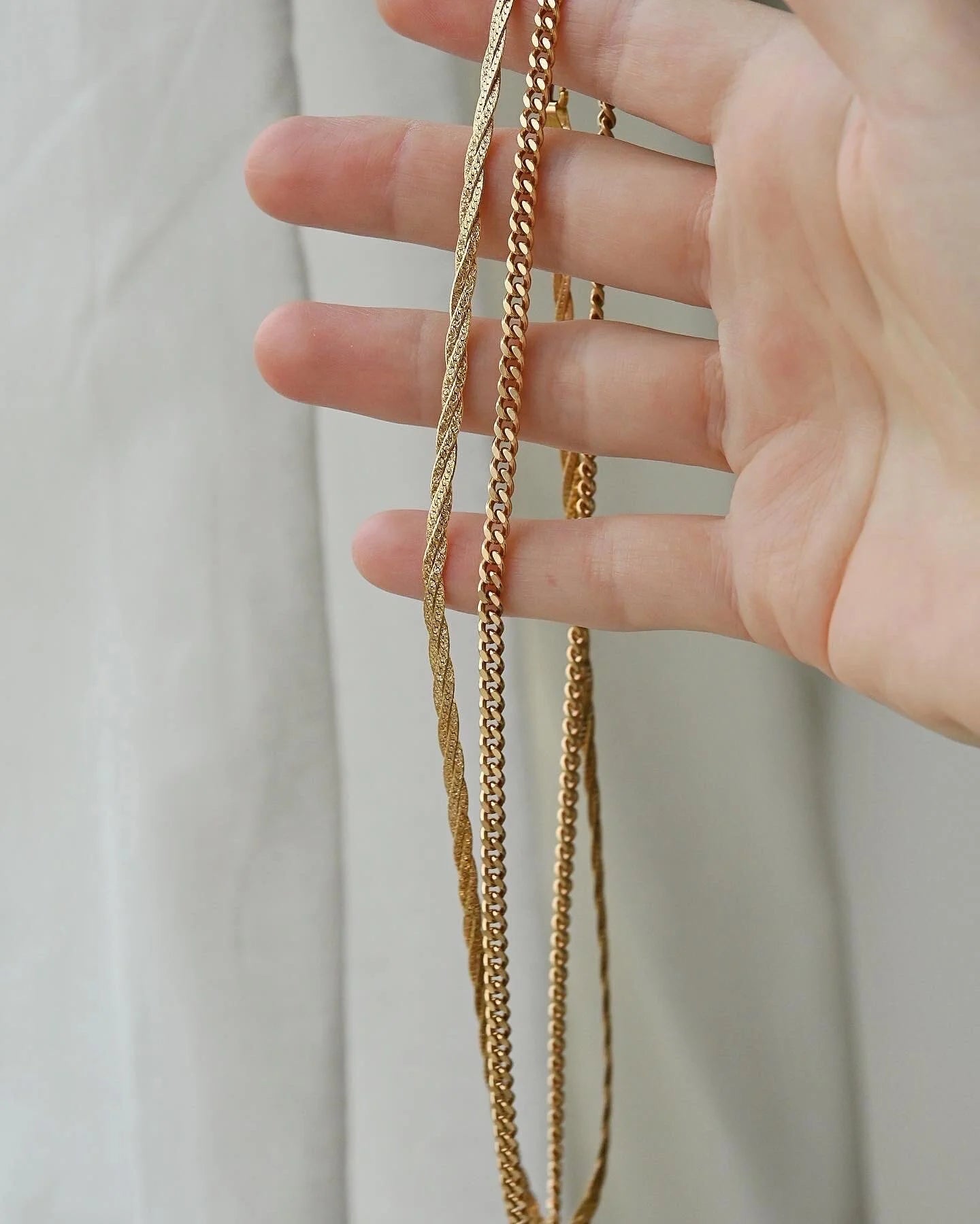Absolutely Stunning Jo-Ans Curb Chain 18K Gold