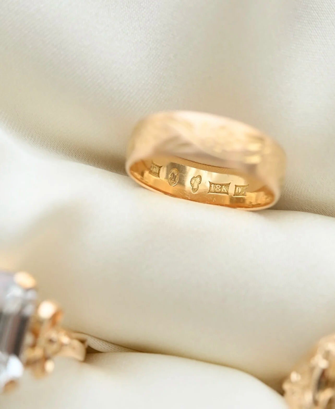 Antique 116 Year Old Soft Pastel Colored Band 18K Gold 1906