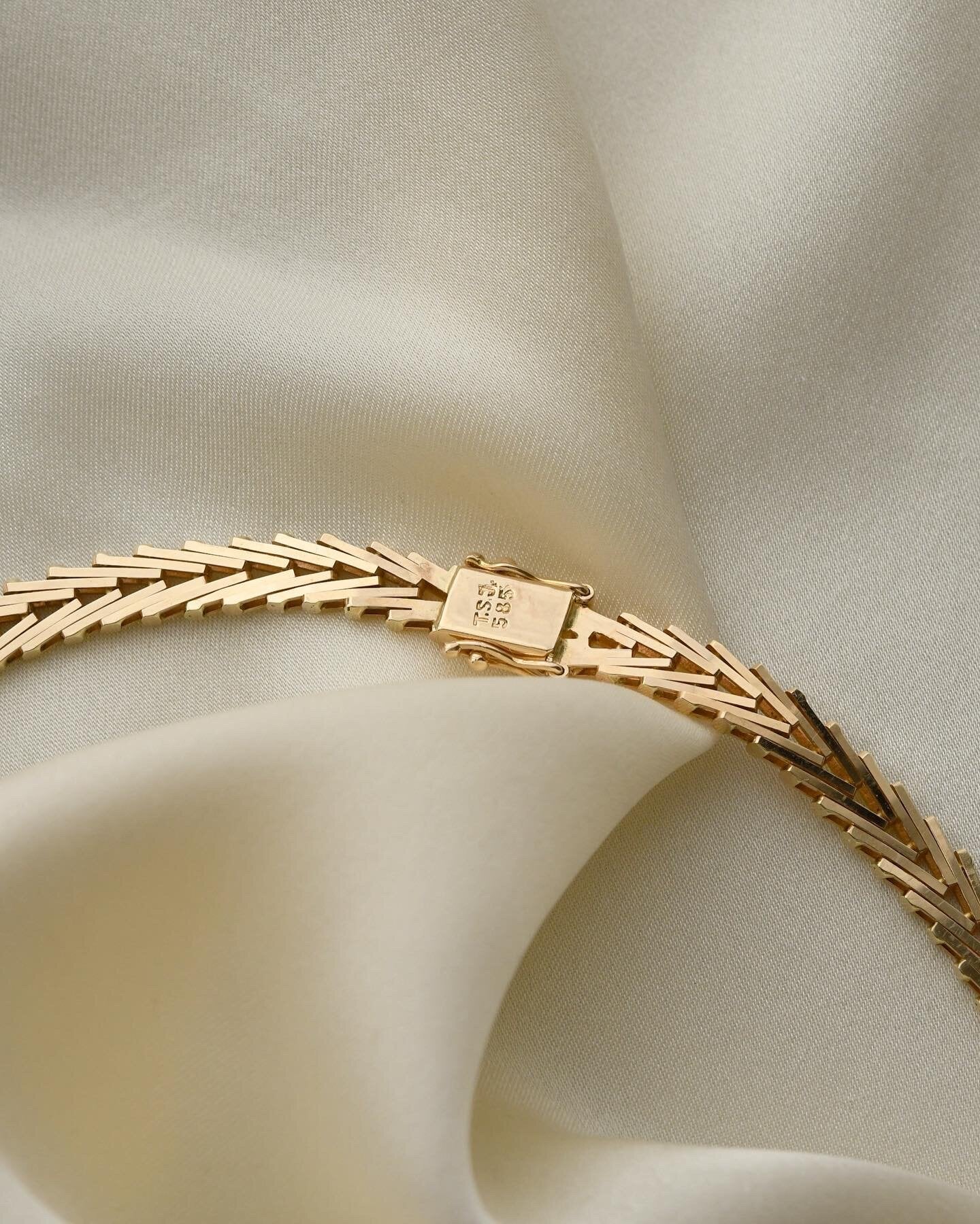 Sublime Geneva Link Necklace 29 Grams 14K Gold 1970s