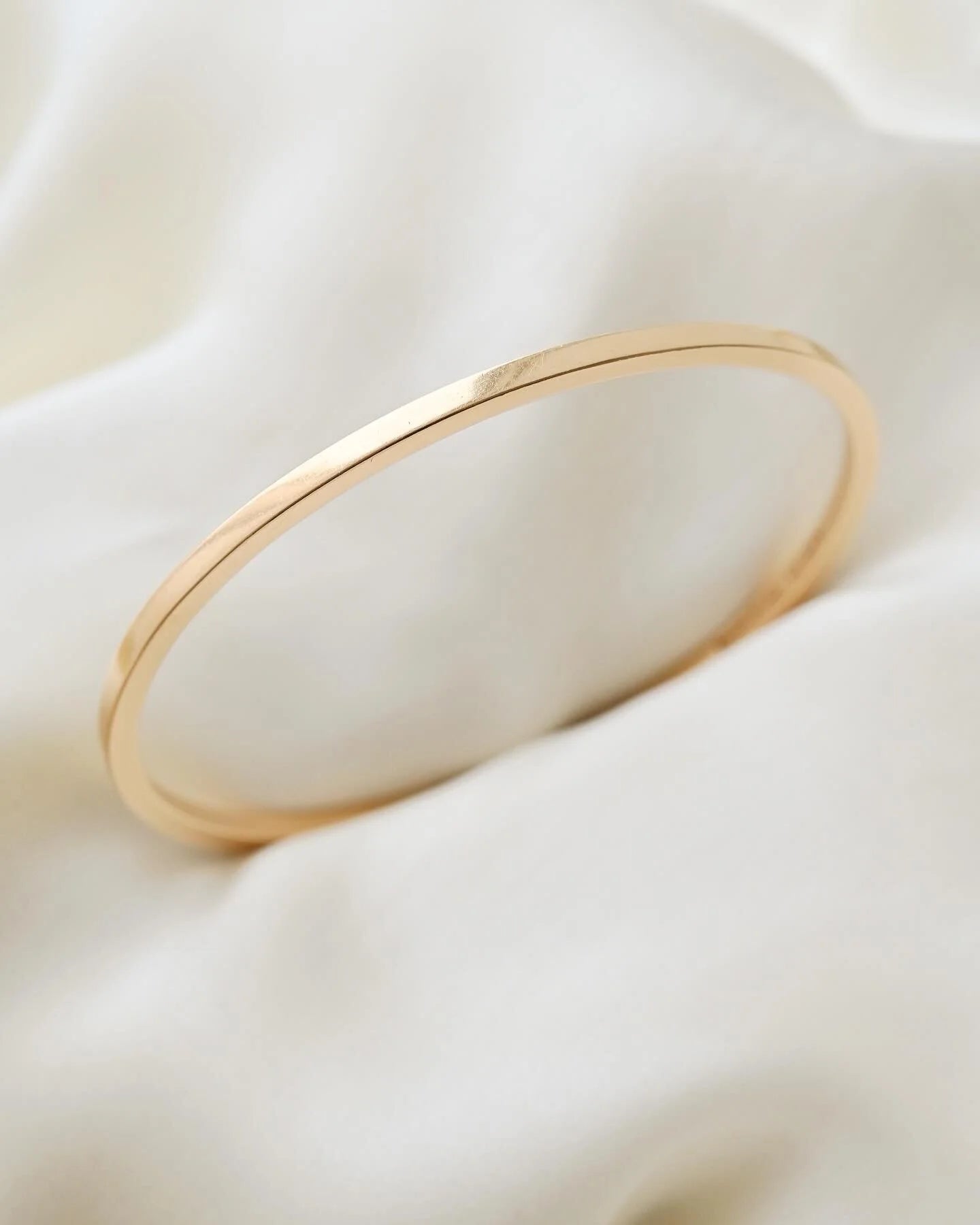 Super Heavy 27 Grams Vintage Bangle 18K Gold 1966