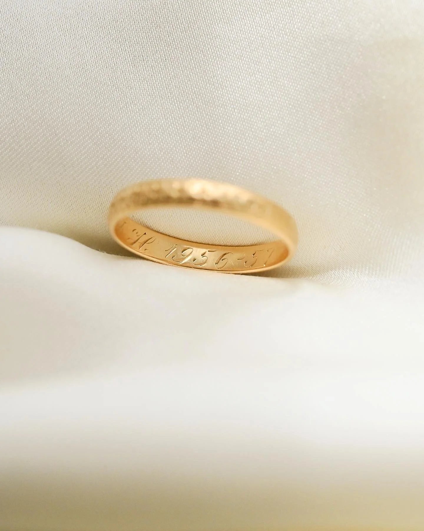 Antique Pattern Stacking Band Ring 18K Gold 1956