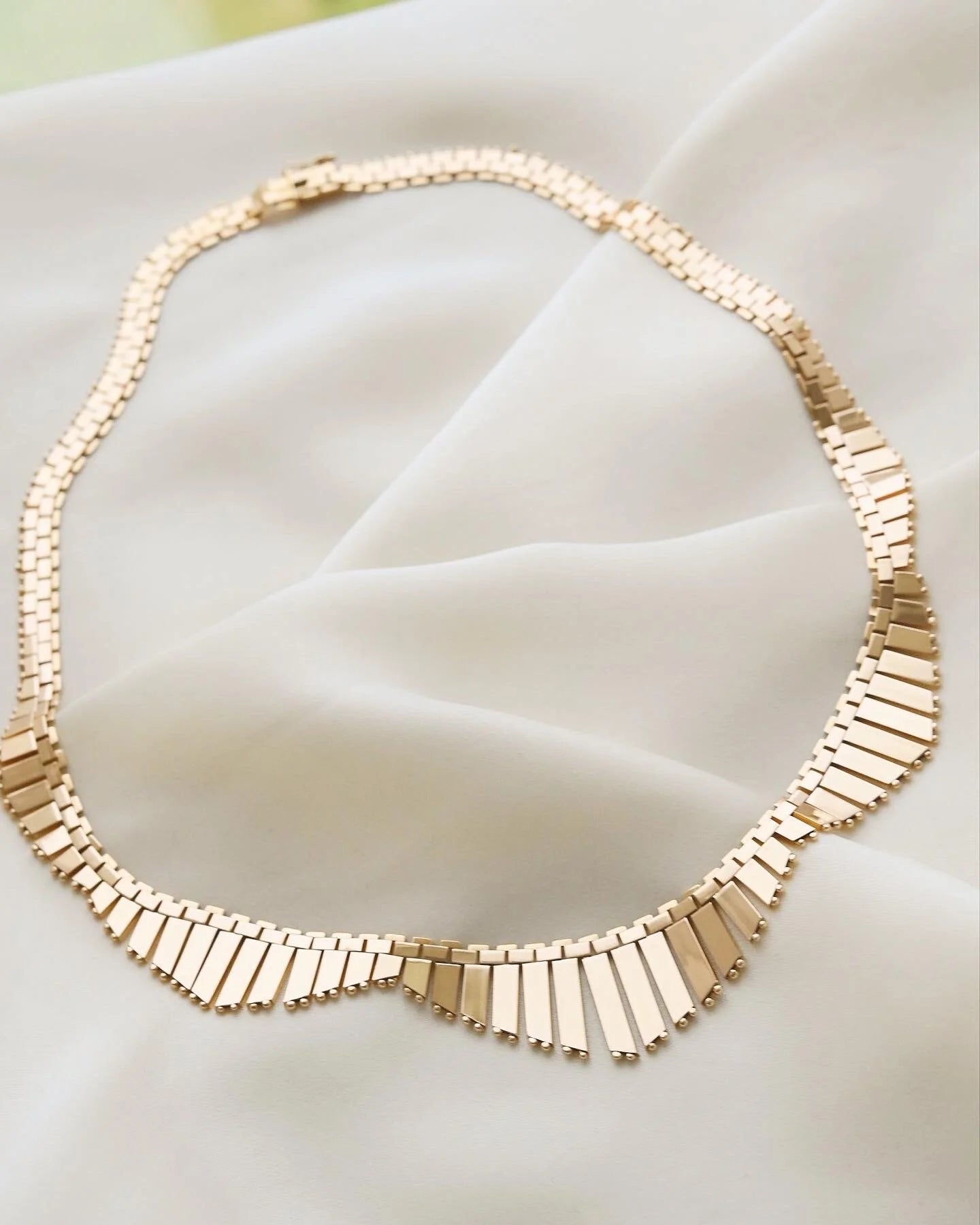 Heavy Perfect Italian Vintage Fringe Cleopatra Necklace 18K Gold 1970