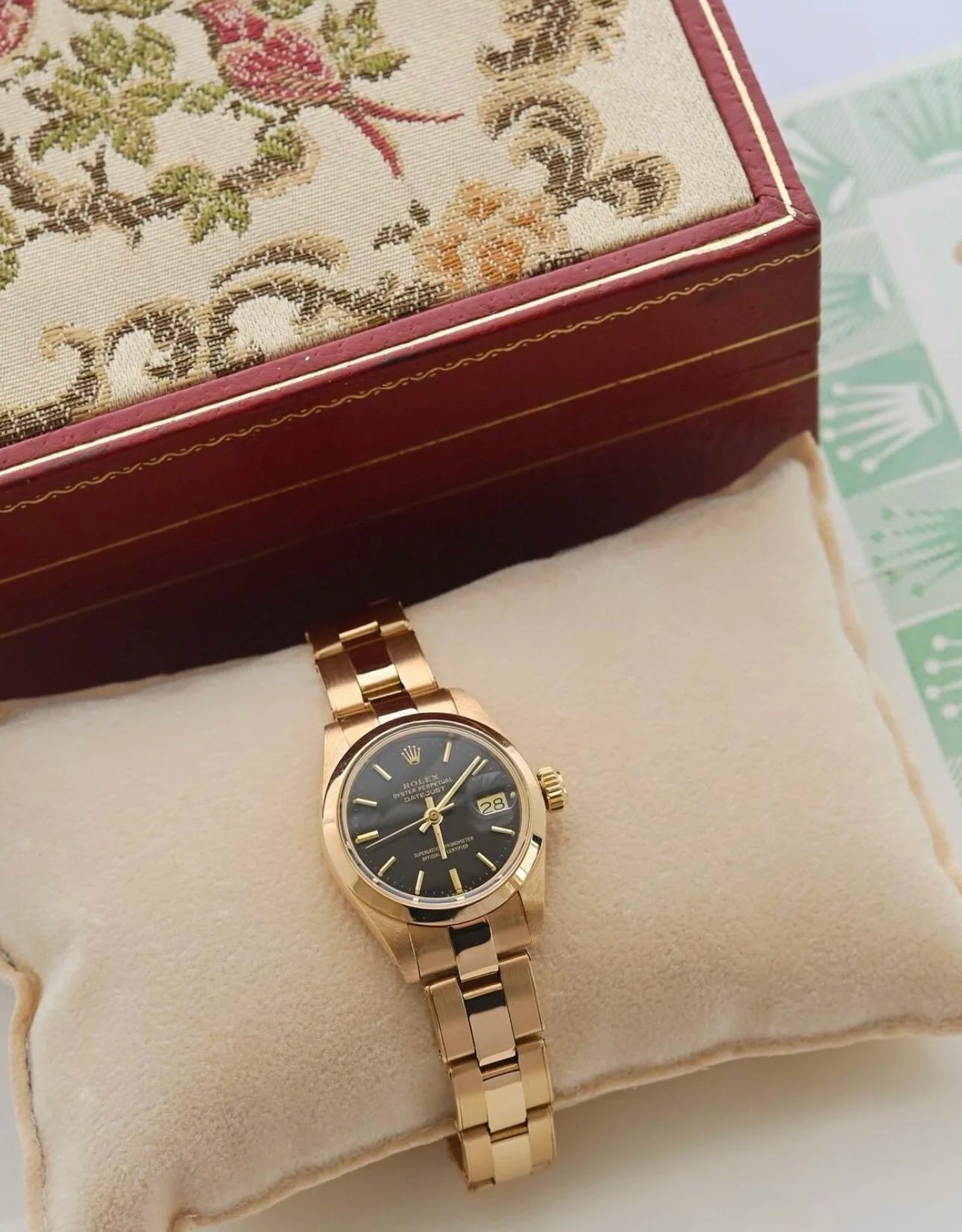 Rolex Oyster Perpetual Datejust Ladies Mint Condition Full Set Box and Papers 18K Gold 1978
