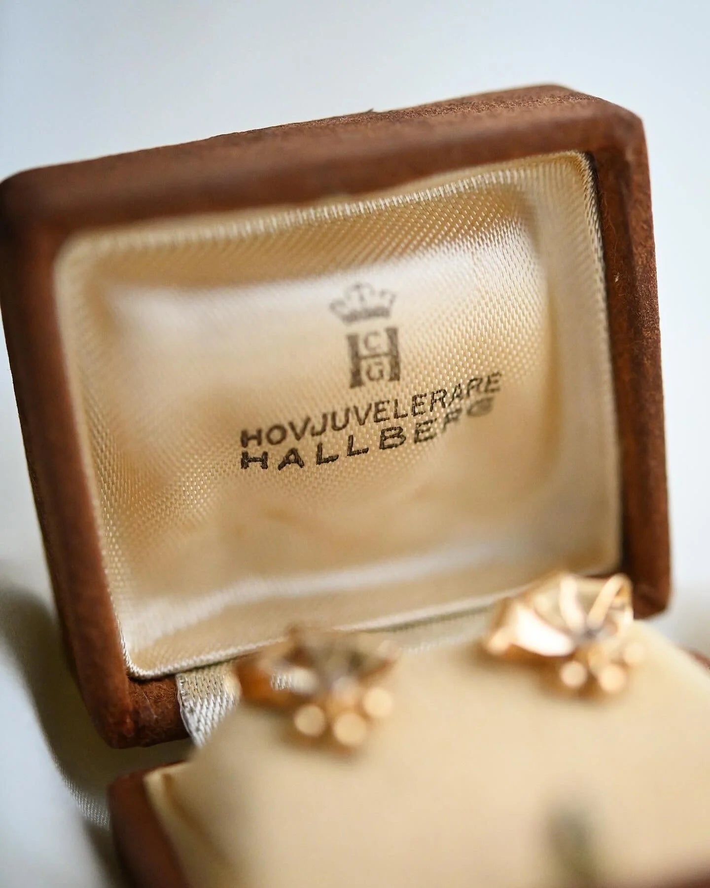 The Cutest Antique Earrings w Clear Quartz Original Box 18K Gold 1920