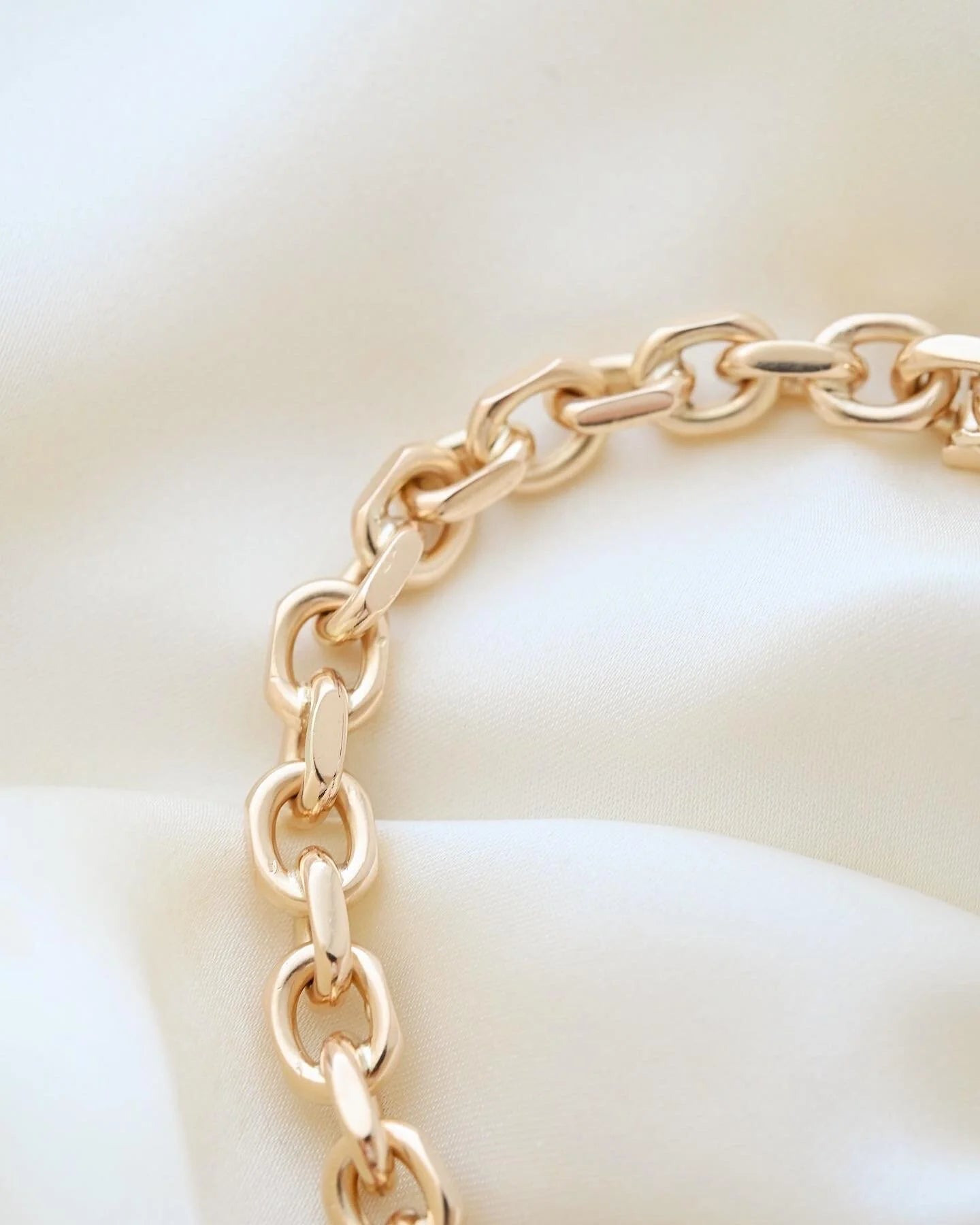 Beautiful Vintage Anchor Link Bracelet 14K Gold