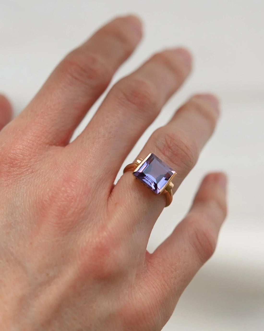 Rare Color Changing Vintage Sapphire Ring 18K Gold