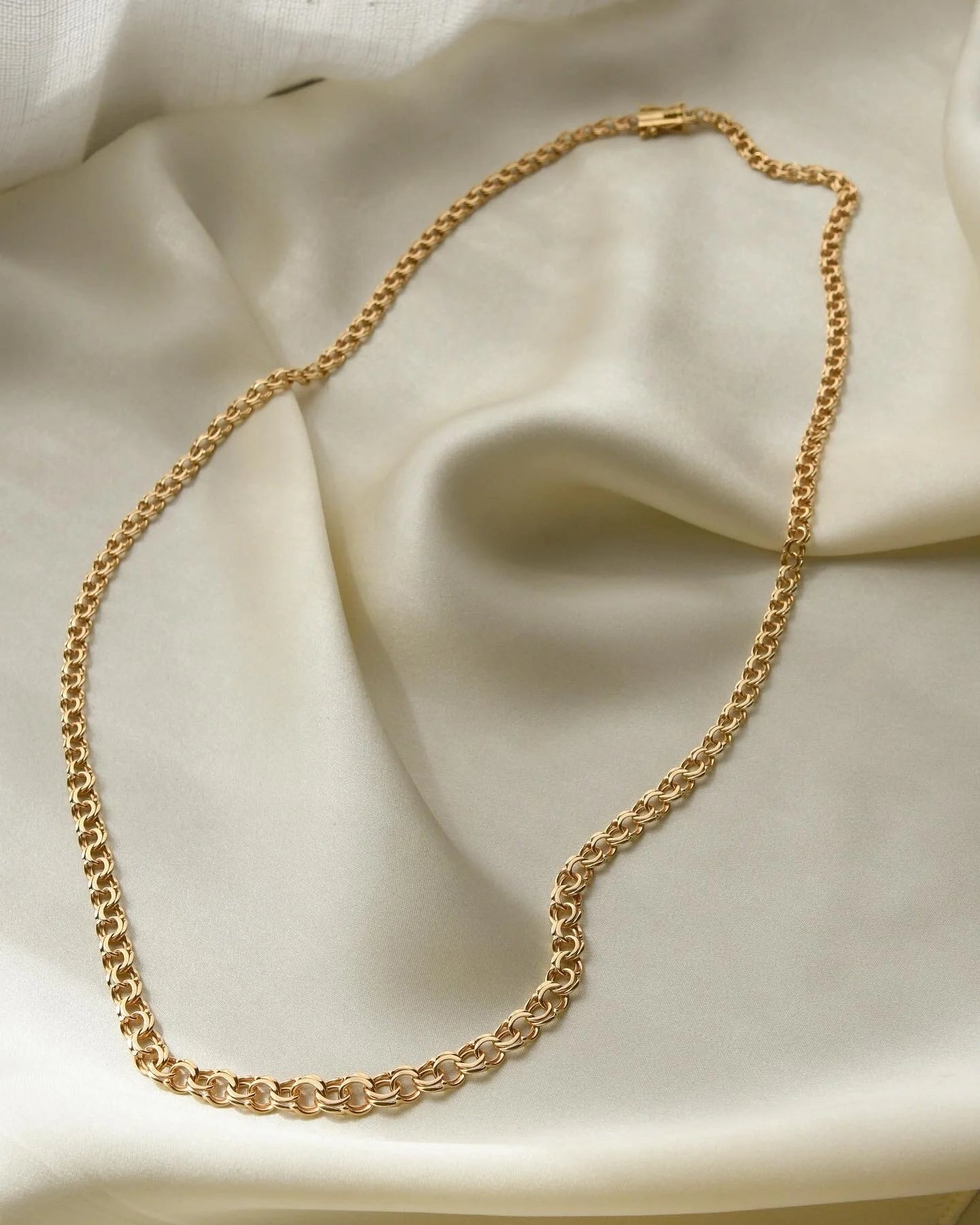 Long Rare 24.4 Inches Bismarck Chain 18K Gold 1960s