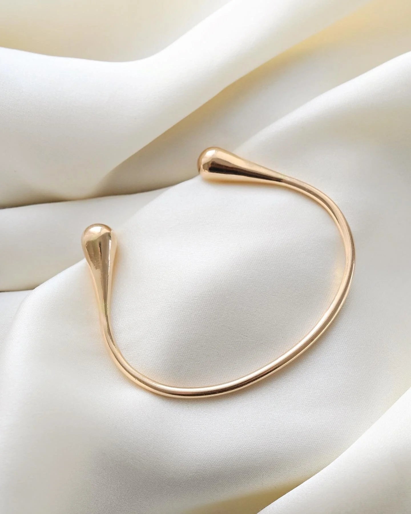 The Most Elegant Bangle 18K Gold 1990