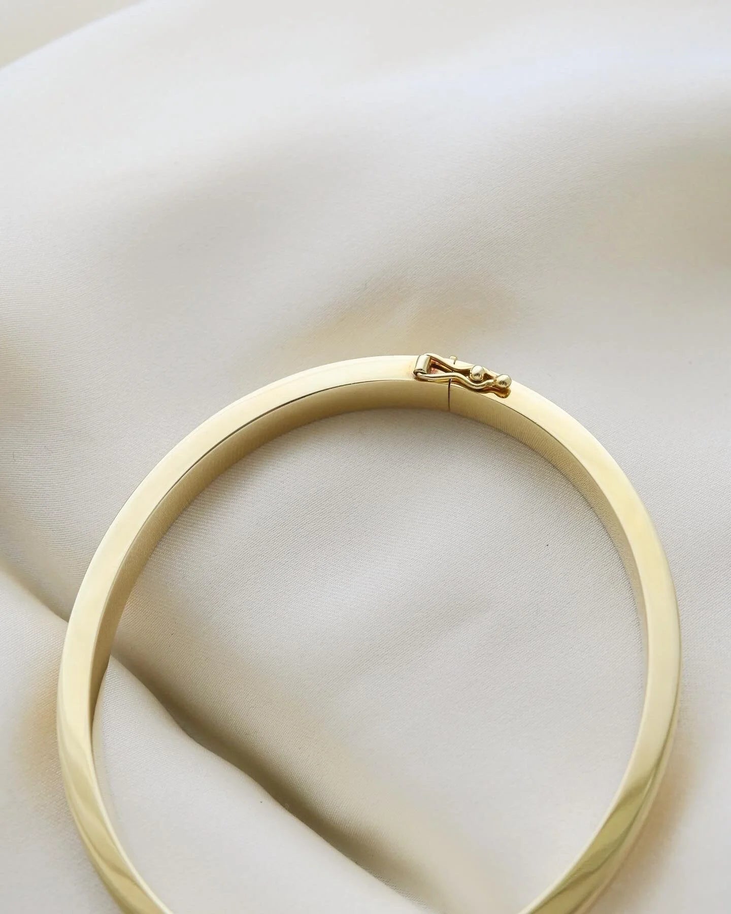 Stunning Heavy Danish Vintage Bangle 14K Gold 1970