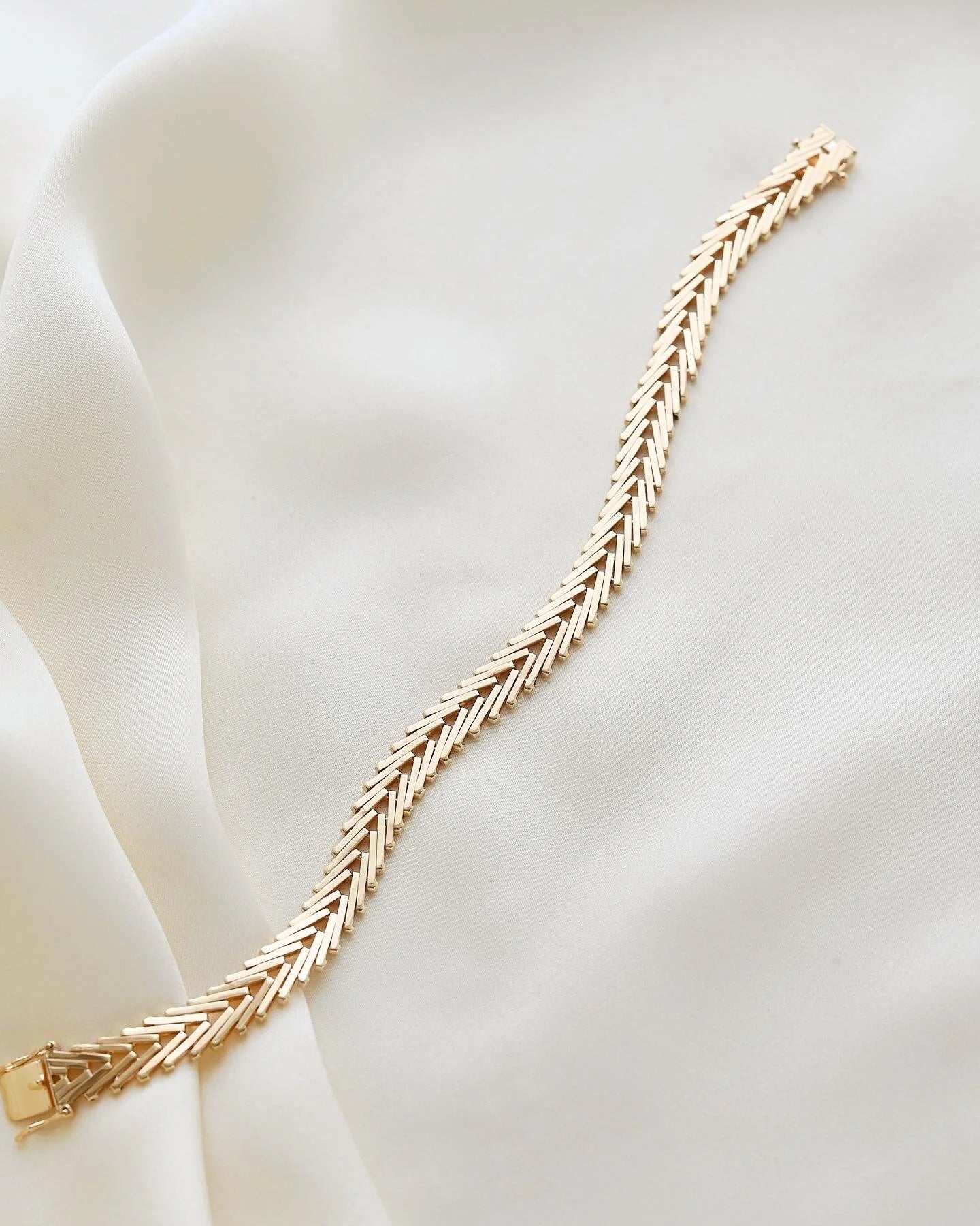 Gorgeous Magical Geneva Link Bracelet 14K Gold 1962