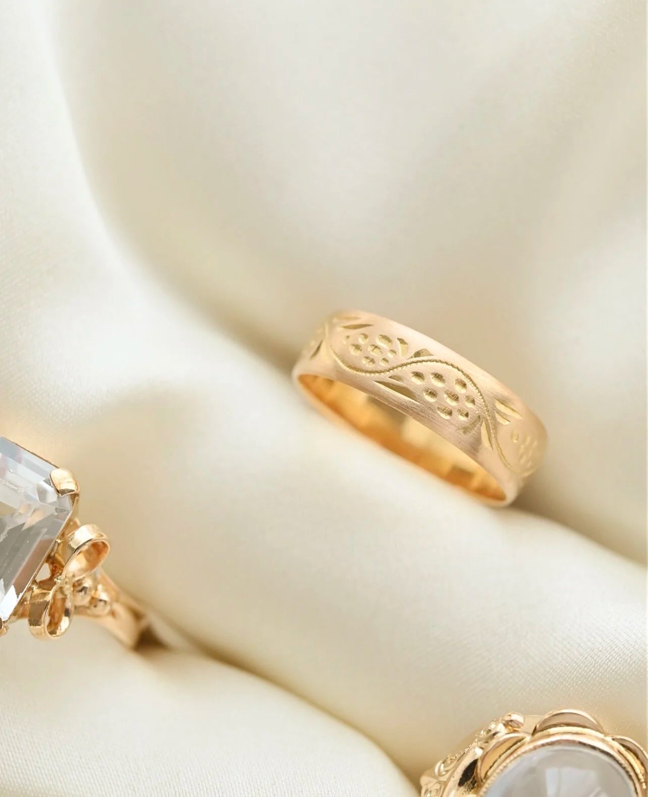 Antique 116 Year Old Soft Pastel Colored Band 18K Gold 1906
