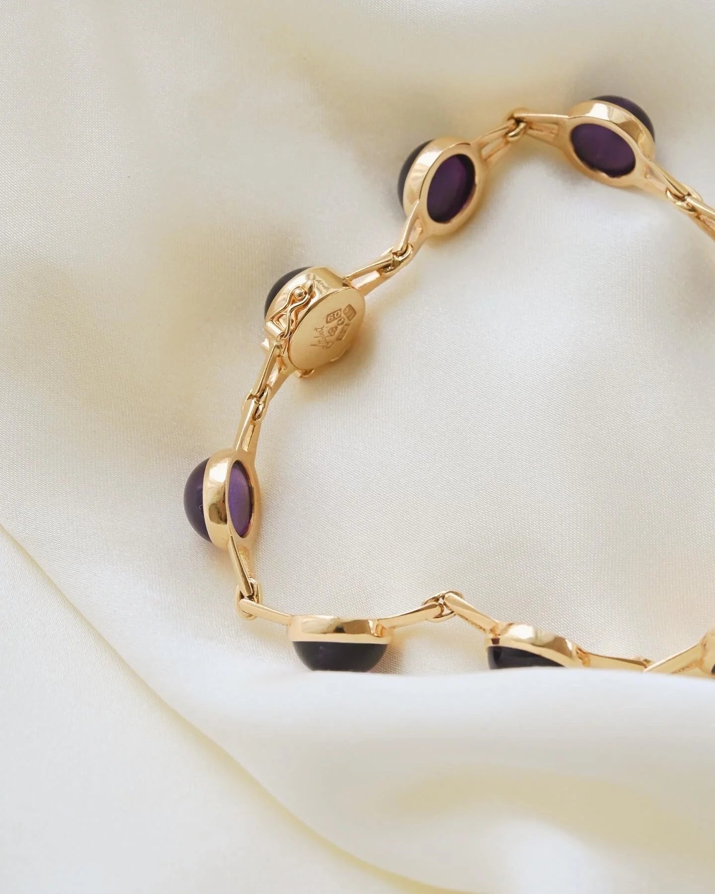 Extraordinary Swedish Amethyst Cabochon Bracelet 18K Gold 1966