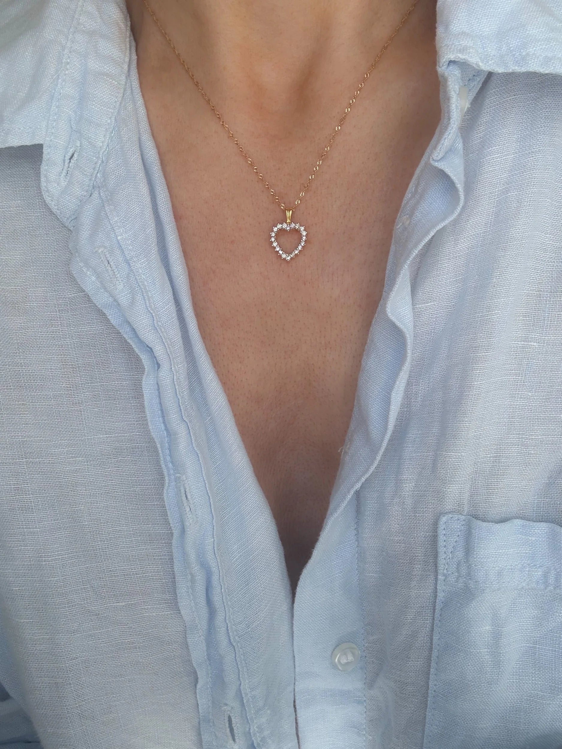 Feminine Classic Vintage Diamond Heart Pendant on Chain 18K Gold 1970s